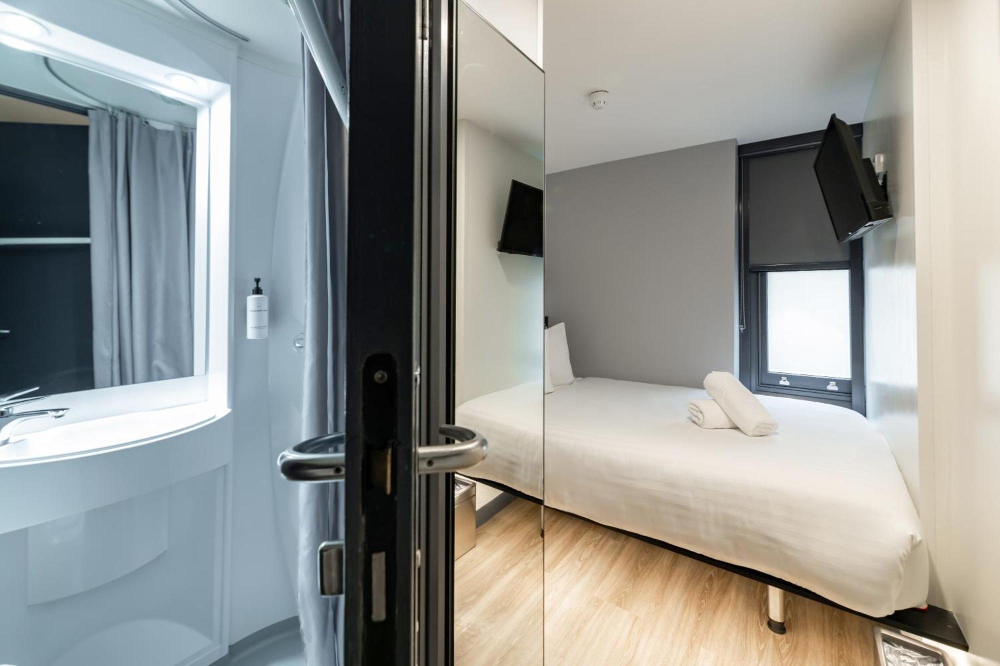 Hotel Easyhotel Victoria 2*