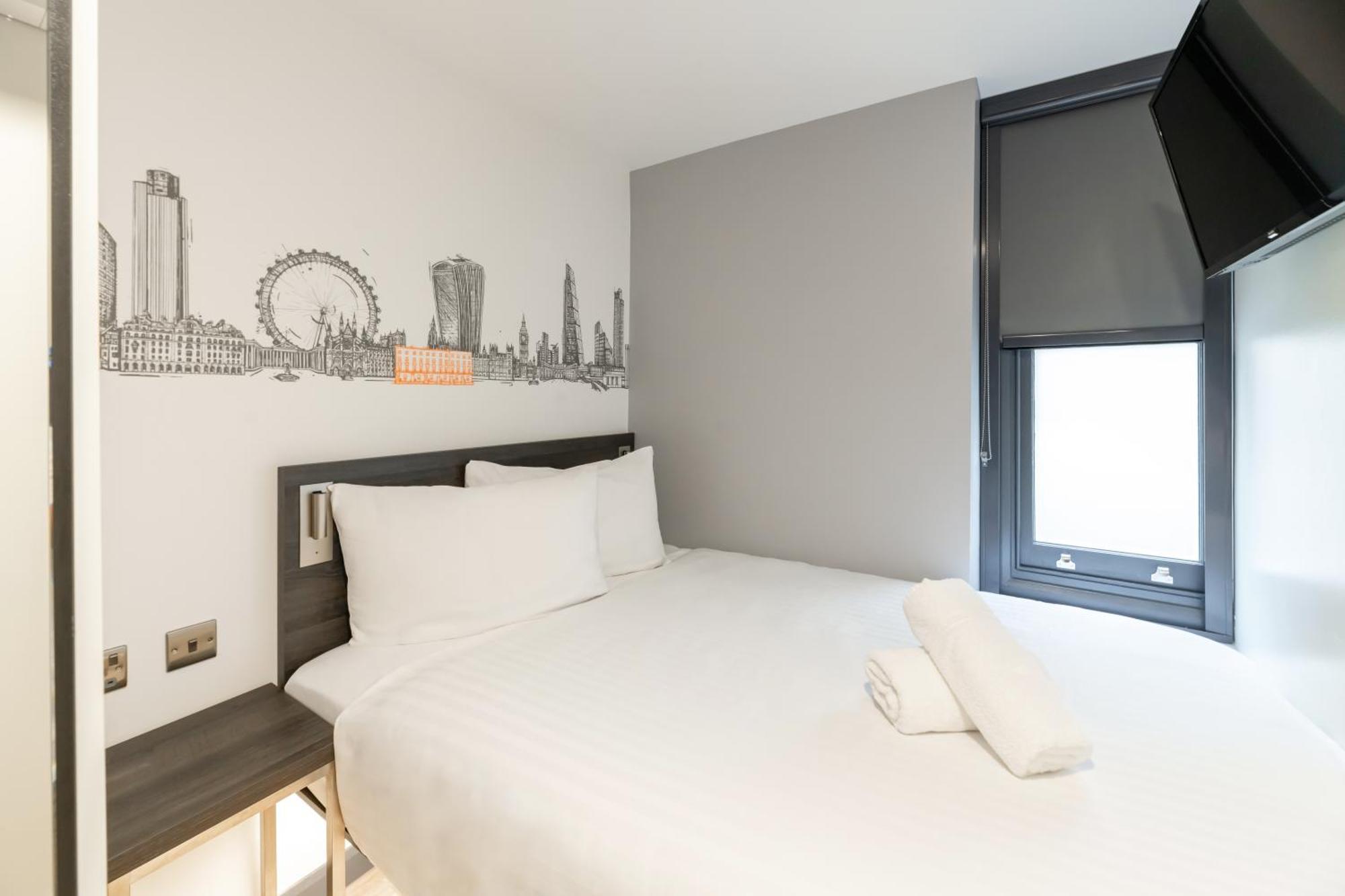 Easyhotel Victoria 2* London