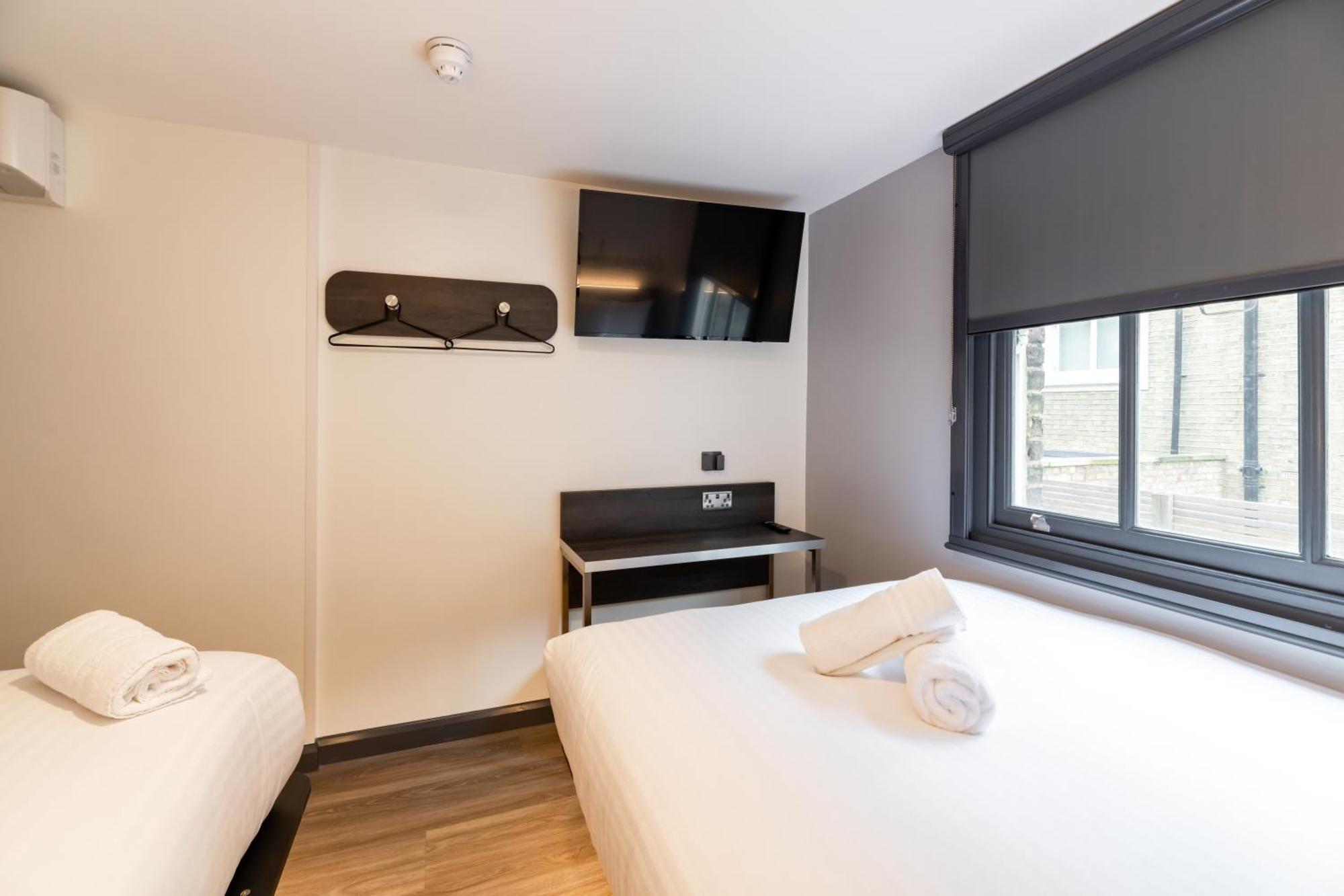 Easyhotel Victoria 2* London
