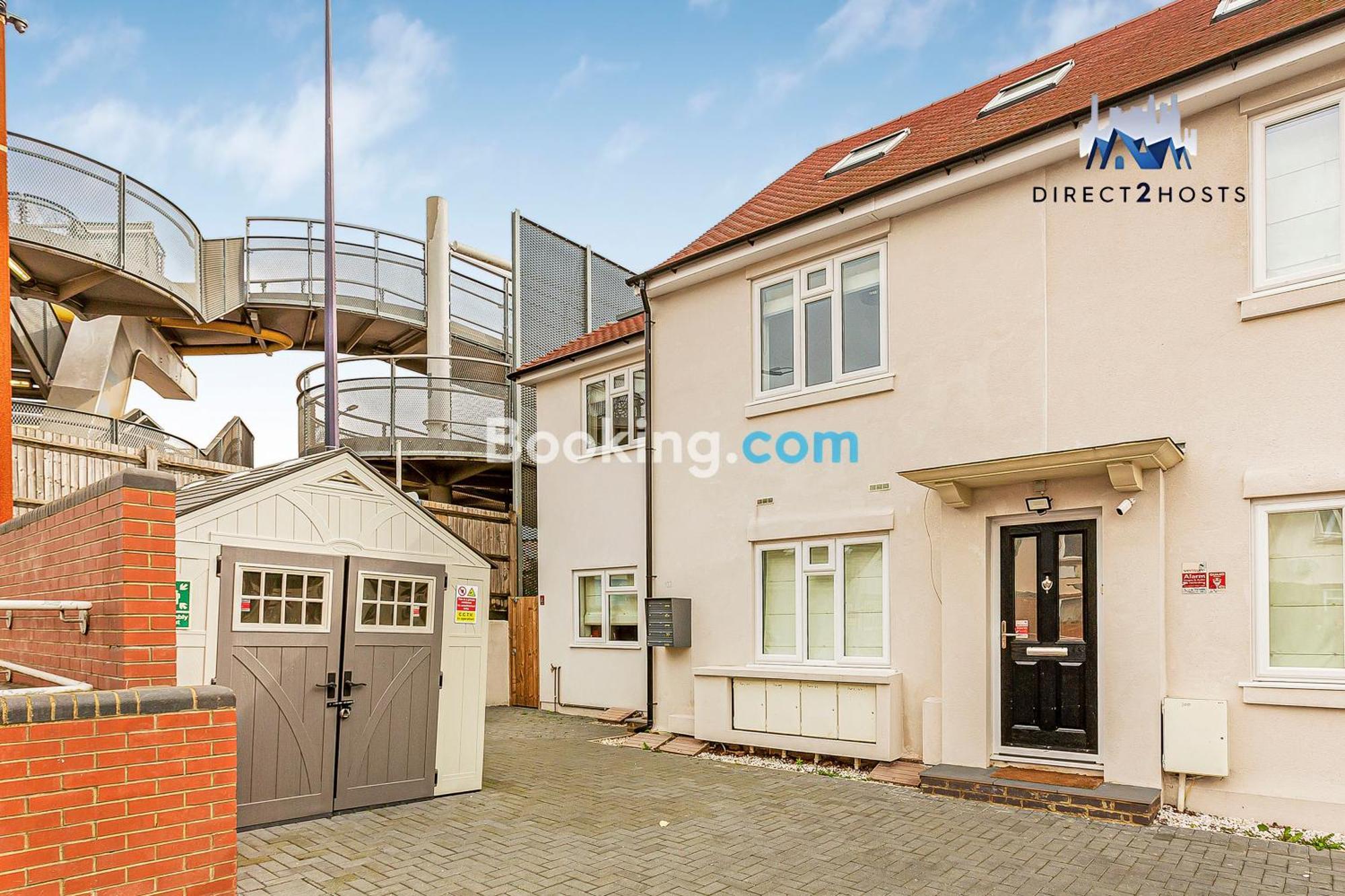 Premium Deals ! Last-minute ! Modern And Stylish Two Bedroom By Direct2hosts With Great Location! W3 7lu, United Kingdom ! By Nancy Short Lets & Serviced Accommodation! Apartment London