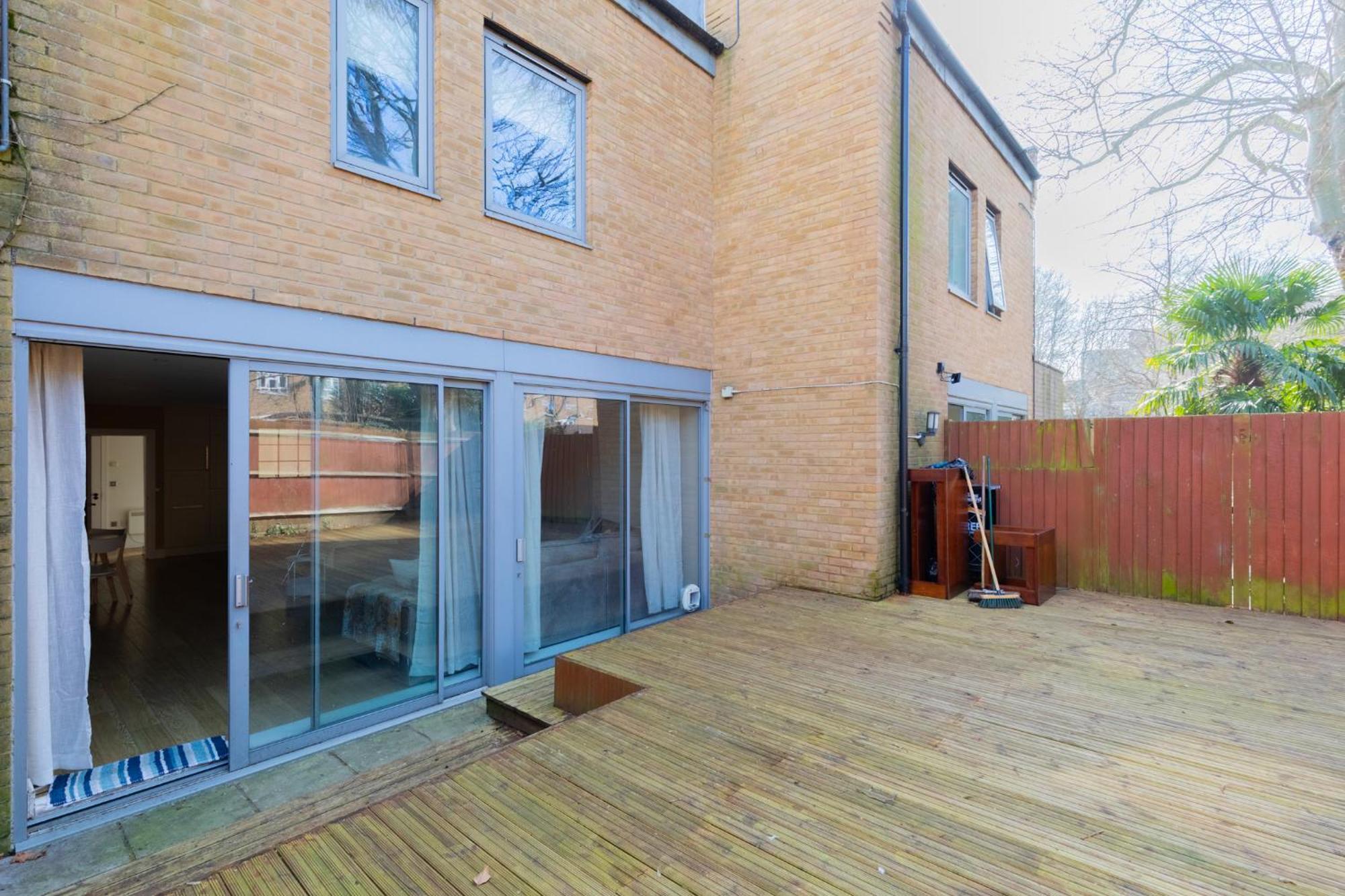 Stunningly Spacious 4bd Clapham North Apartment *