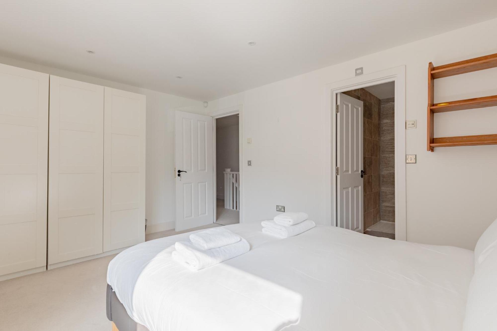 Apartment Stunningly Spacious 4bd Clapham North