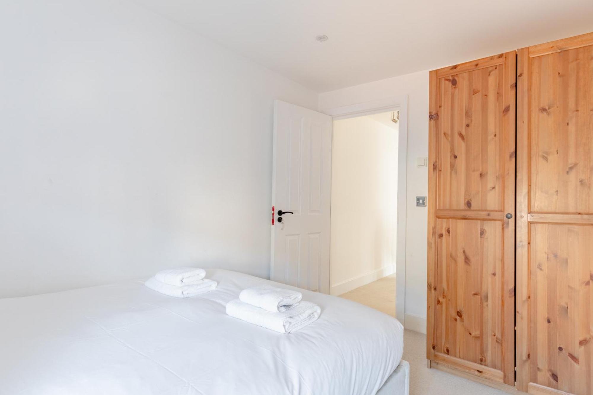 Apartment Stunningly Spacious 4bd Clapham North *