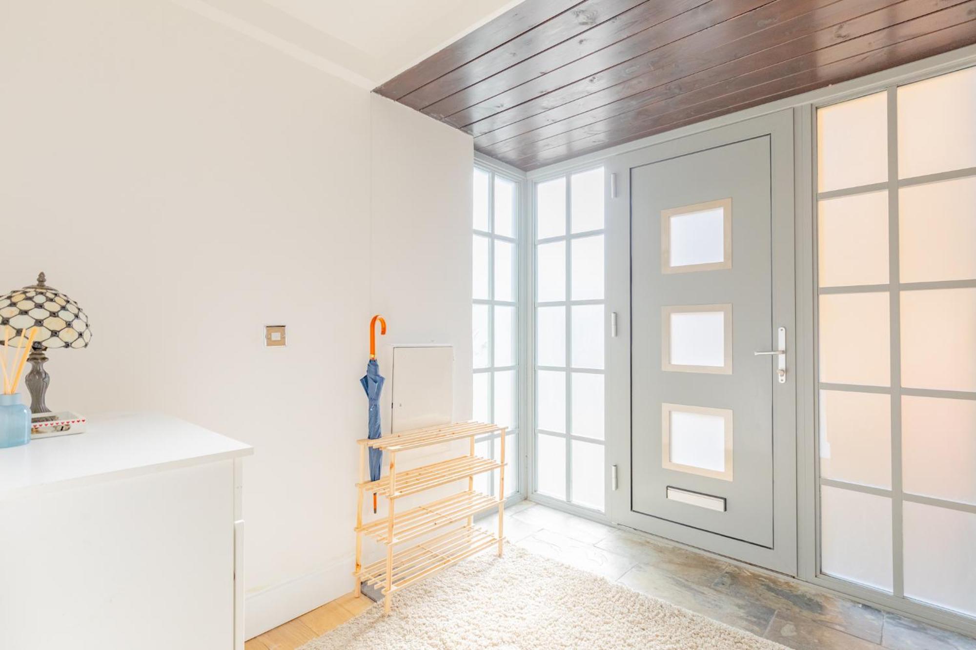 Stunningly Spacious 4bd Clapham North *