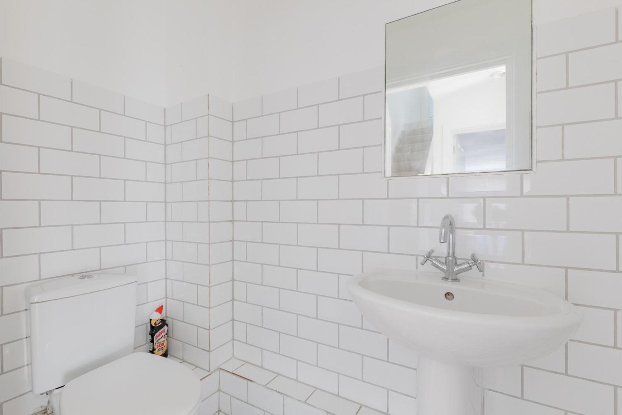 Stunningly Spacious 4bd Clapham North * London