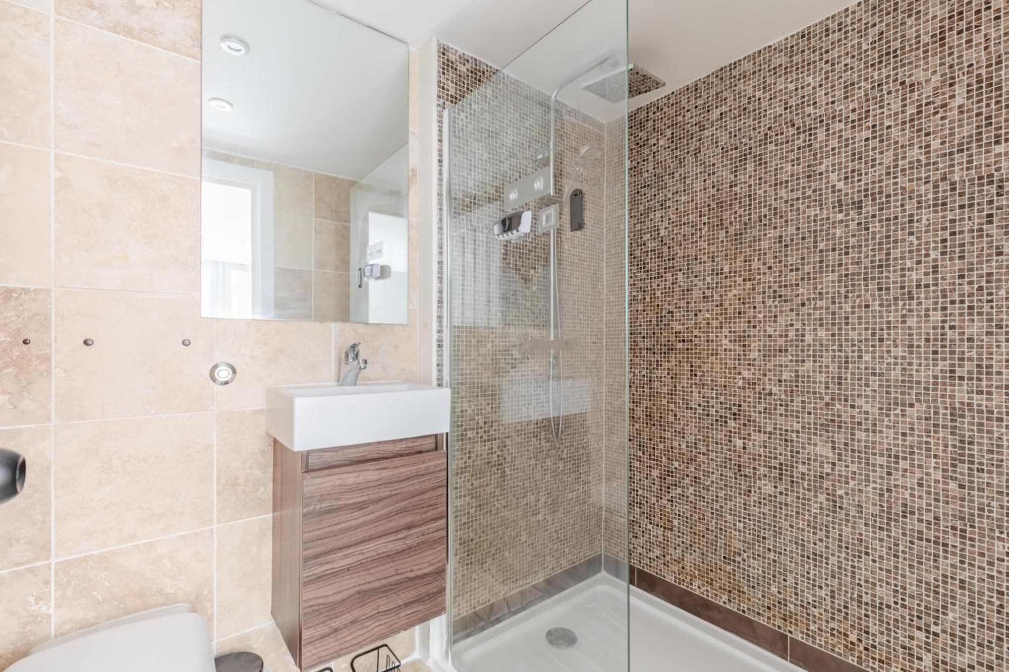 Apartment Stunningly Spacious 4bd Clapham North London
