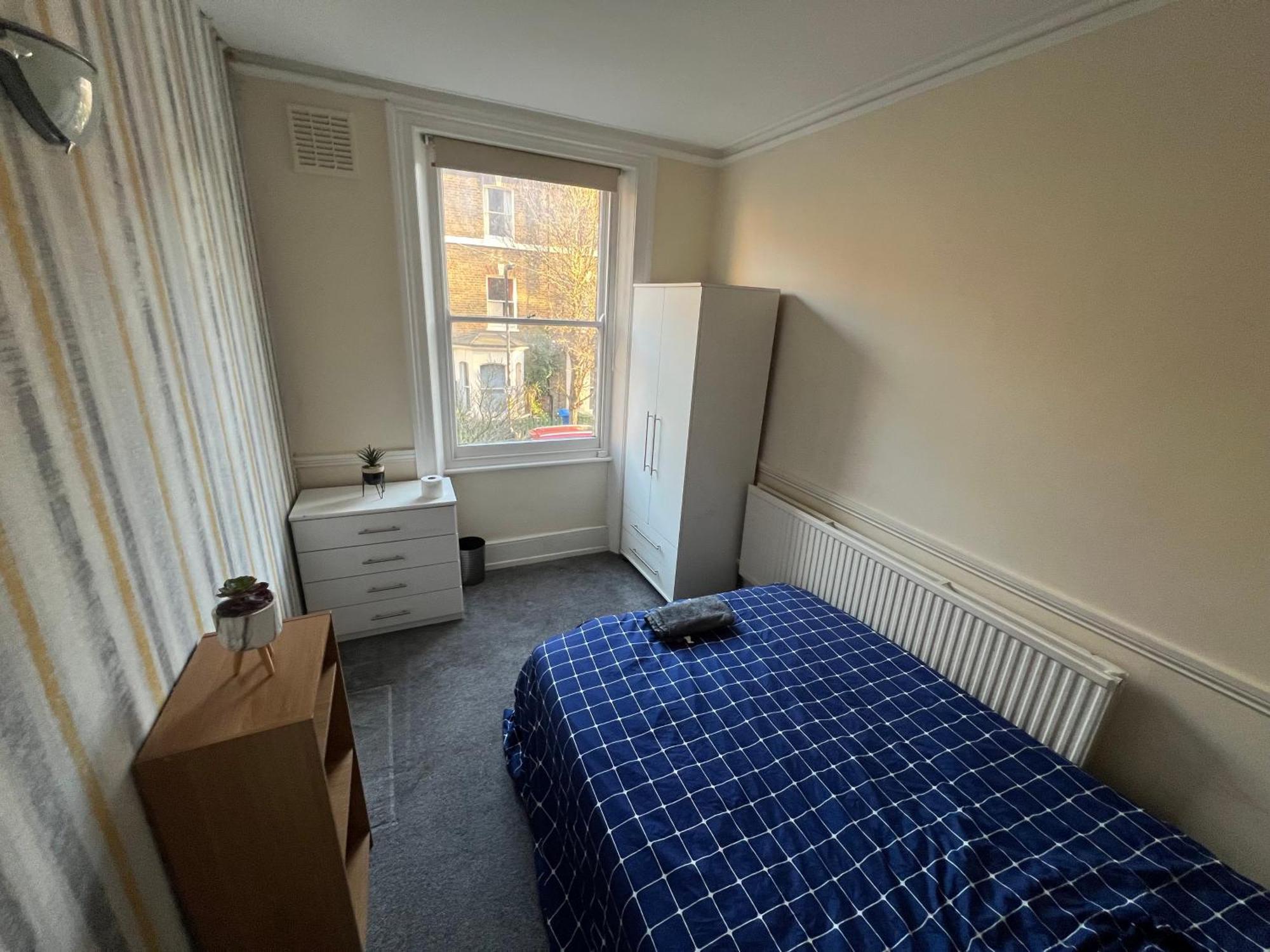 Elephant And Castle Cosy Double Bed London