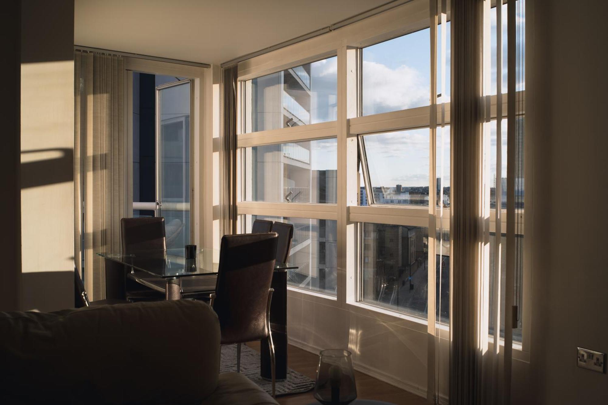 Luxury 2 Bedroom Penthouse With Thrilling Waterfront And Views, Canary Wharf * London
