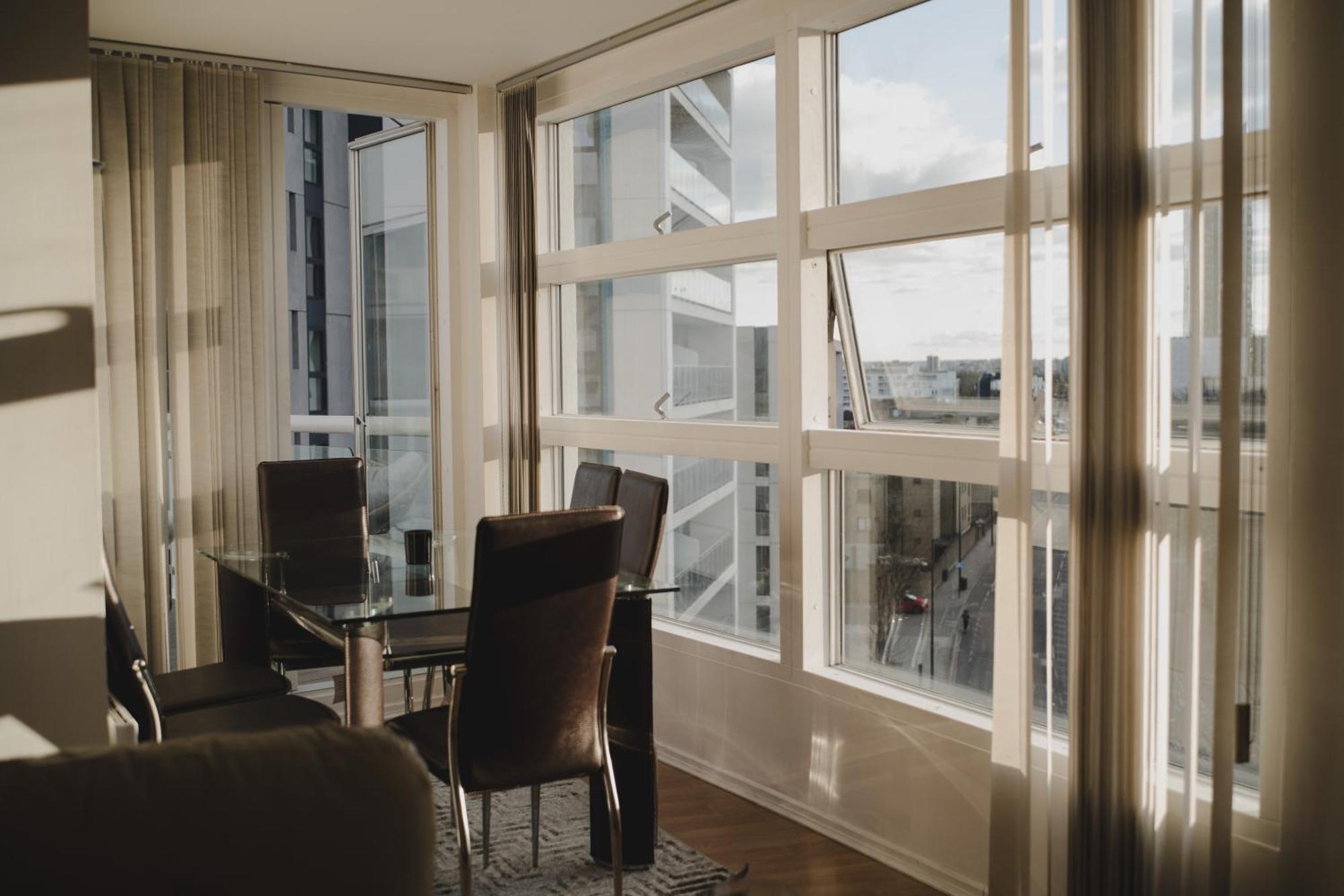 Luxury 2 Bedroom Penthouse With Thrilling Waterfront And Views, Canary Wharf * London
