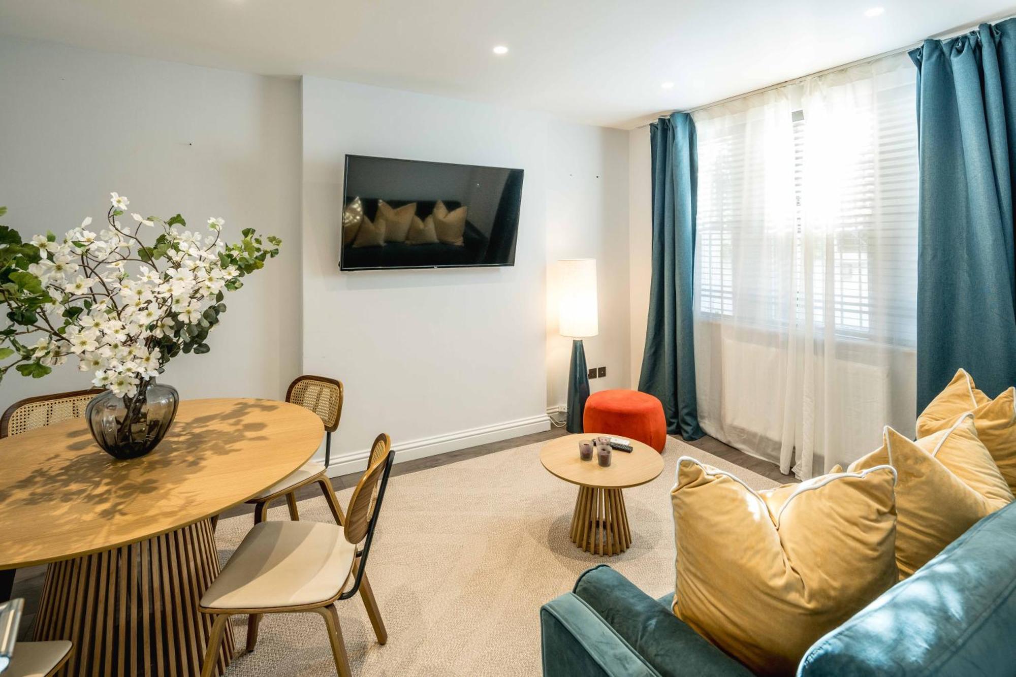 Brand New 1-bedroom In And Convenient *