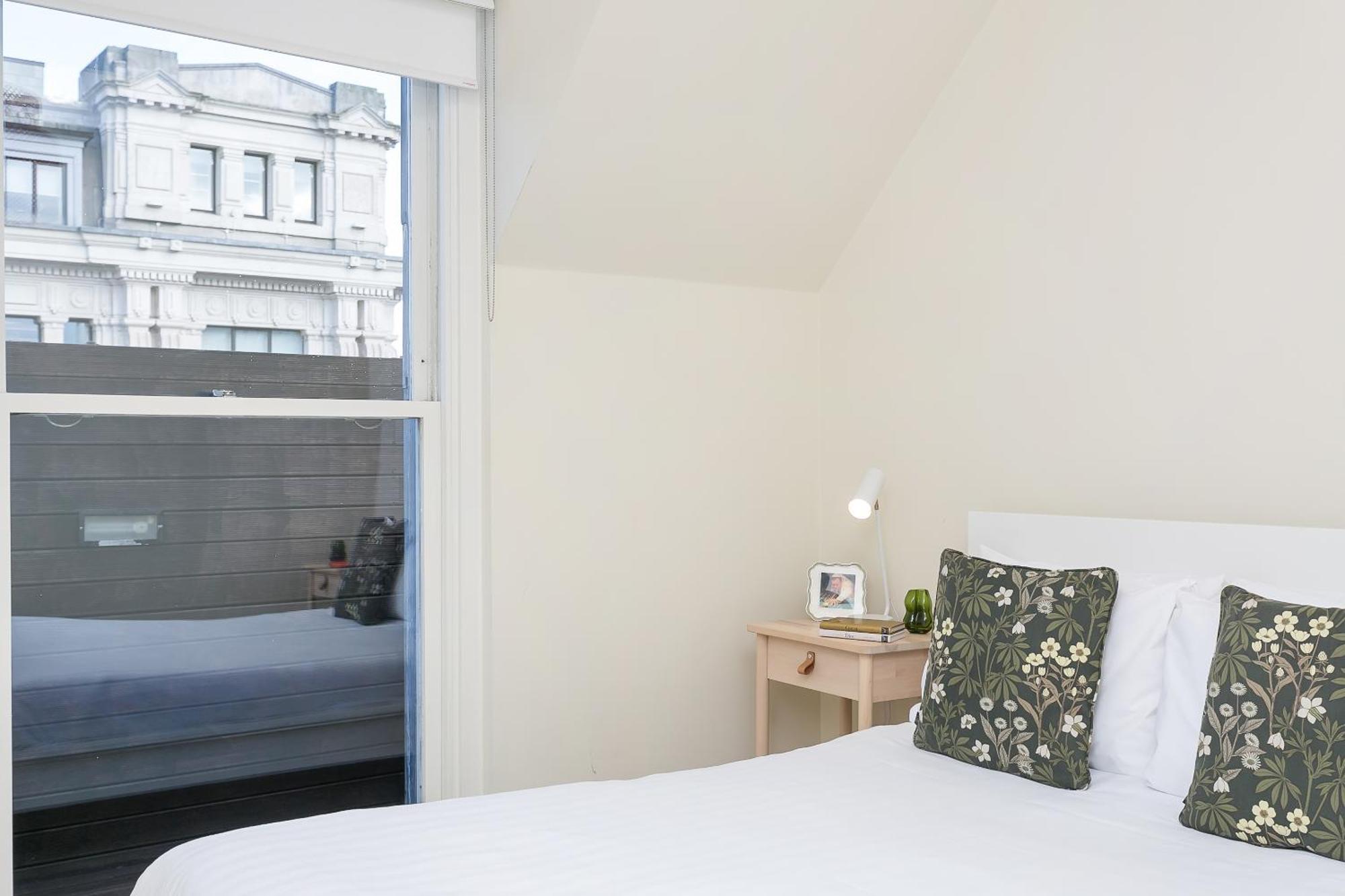Urban Chic - Baker Street Apartment *