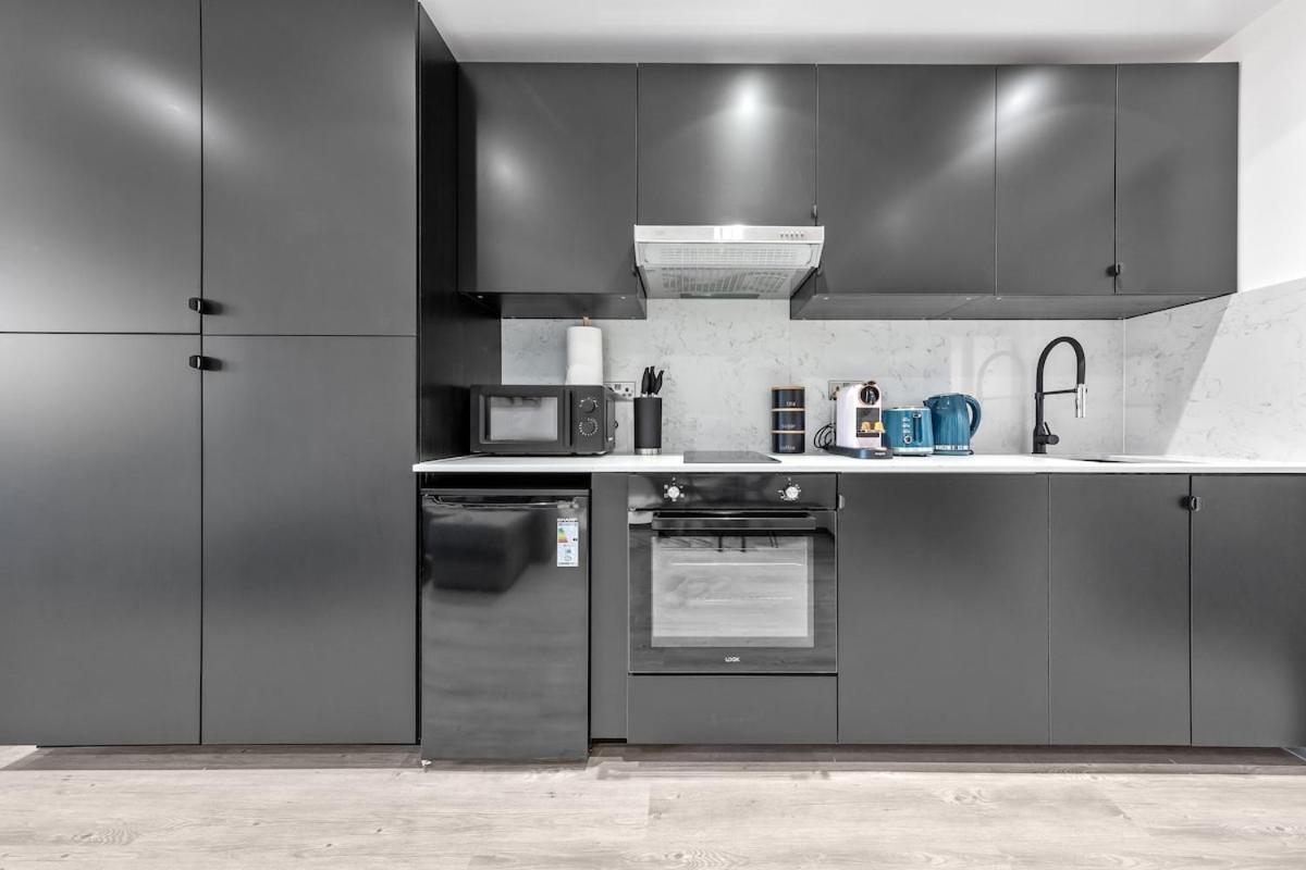 Apartment Modern - Golders - Near Station *