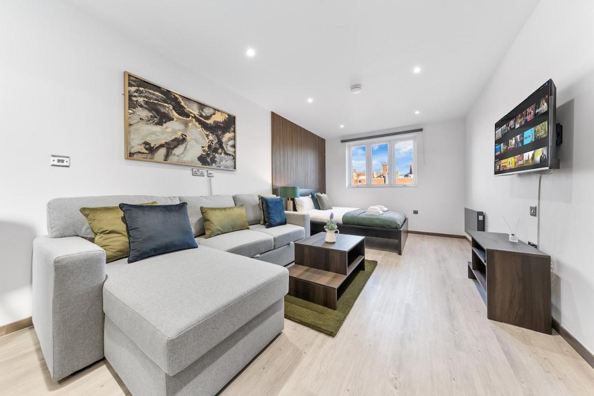 Modern - Golders - Near Station Apartment *