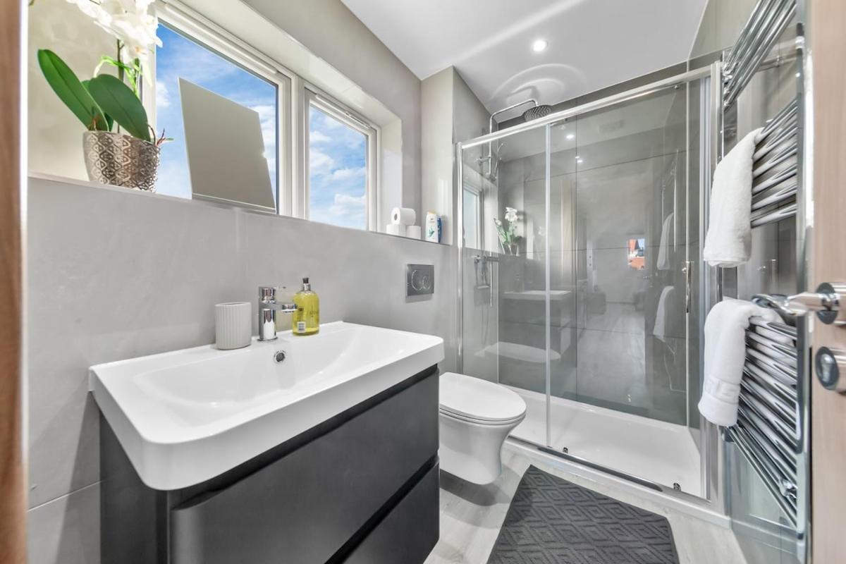 Apartment Modern - Golders - Near Station *