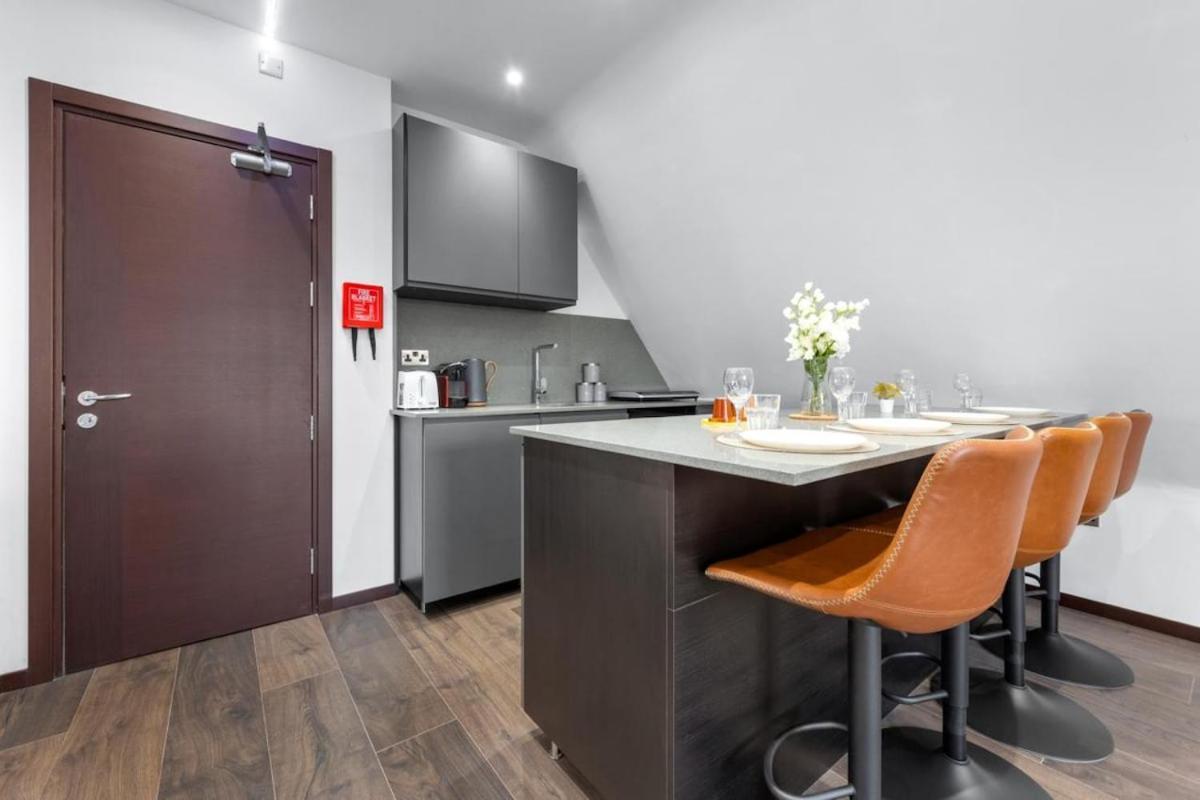 Modern 1 Bed Flat - Golders - Apartment *