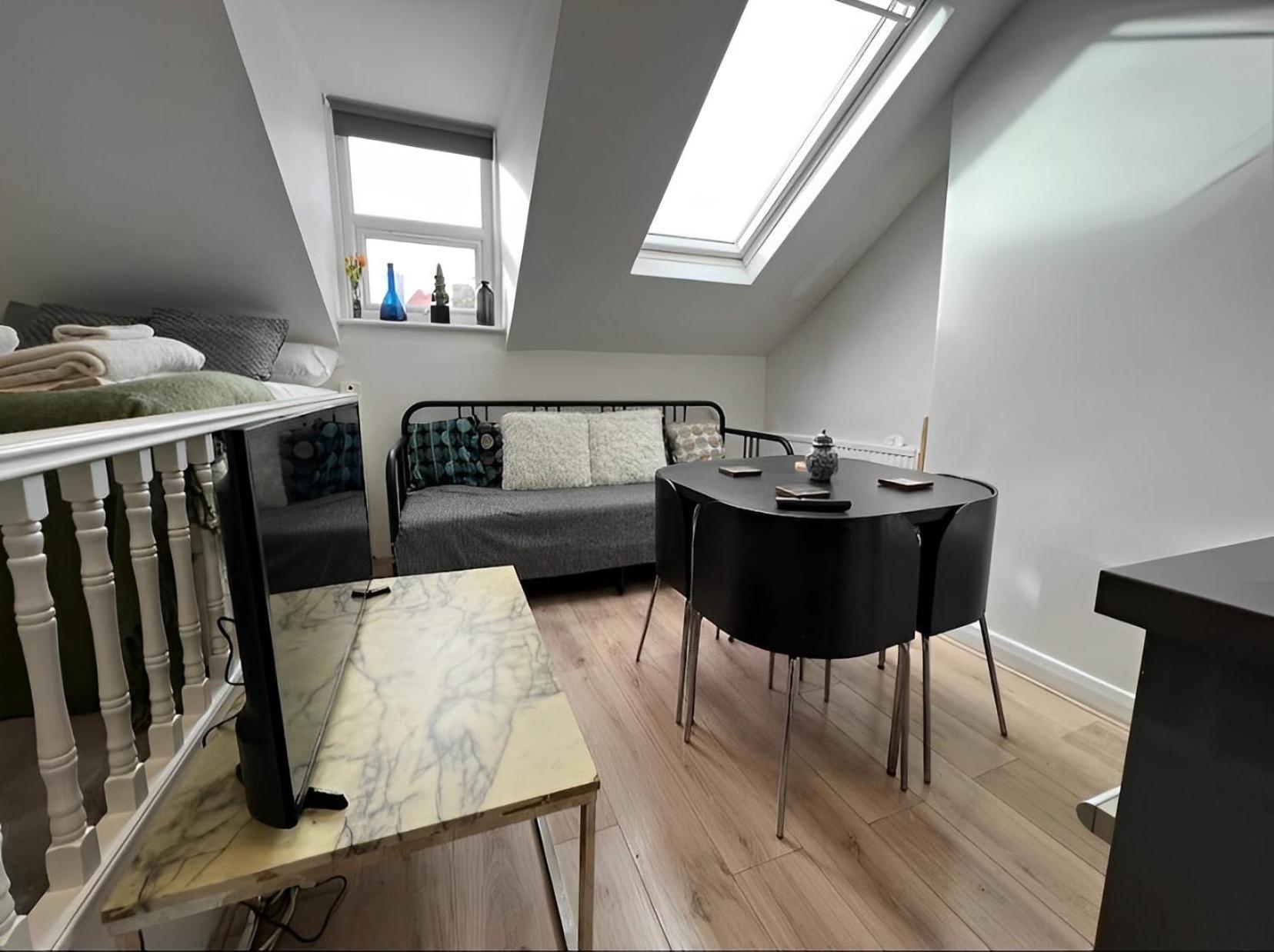 Apartment Compact Loftstudio For 4 People Shepherdsbush London Nearcentre