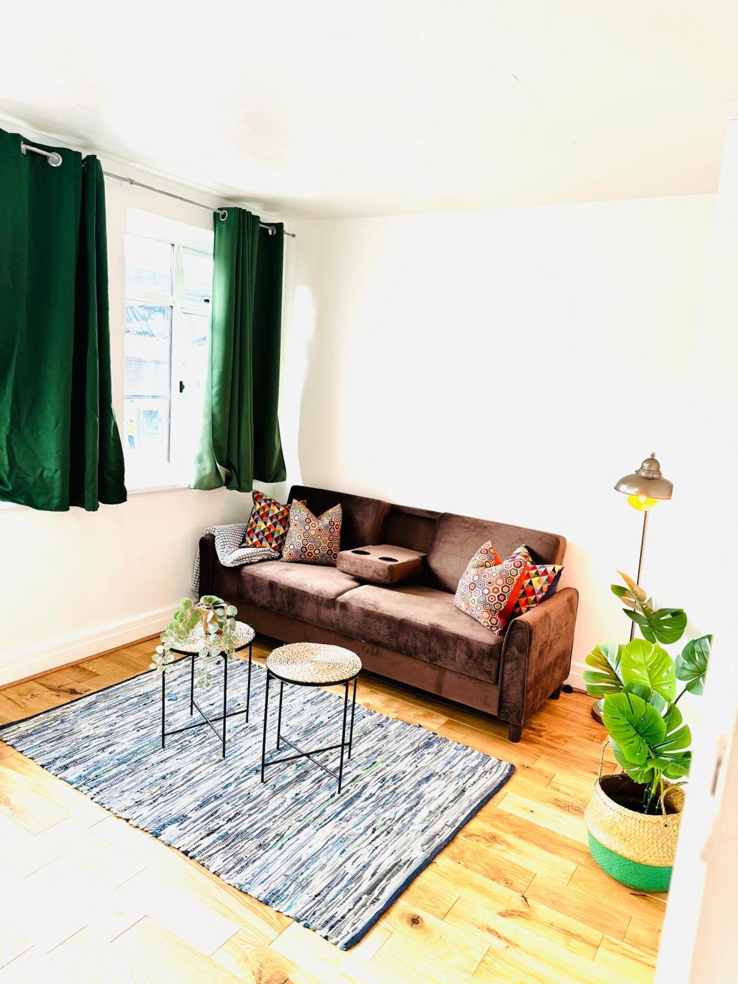 Apartment Modern Flat Steps From Finsbury & Emirates Stadium!