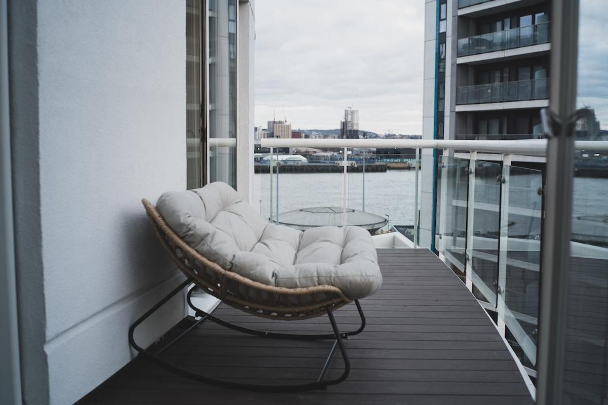 Luxury 2 Bedroom Penthouse With Thrilling Waterfront And Views, Canary Wharf London