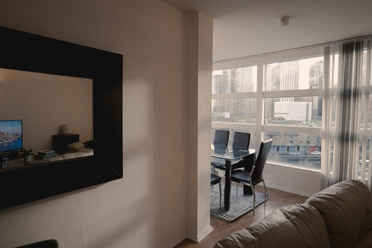 Luxury 2 Bedroom Penthouse With Thrilling Waterfront And Views, Canary Wharf