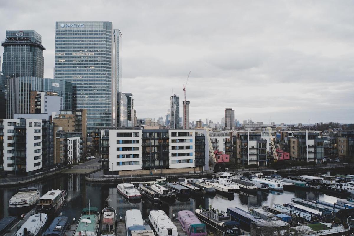 Luxury 2 Bedroom Penthouse With Thrilling Waterfront And Views, Canary Wharf Apartment *