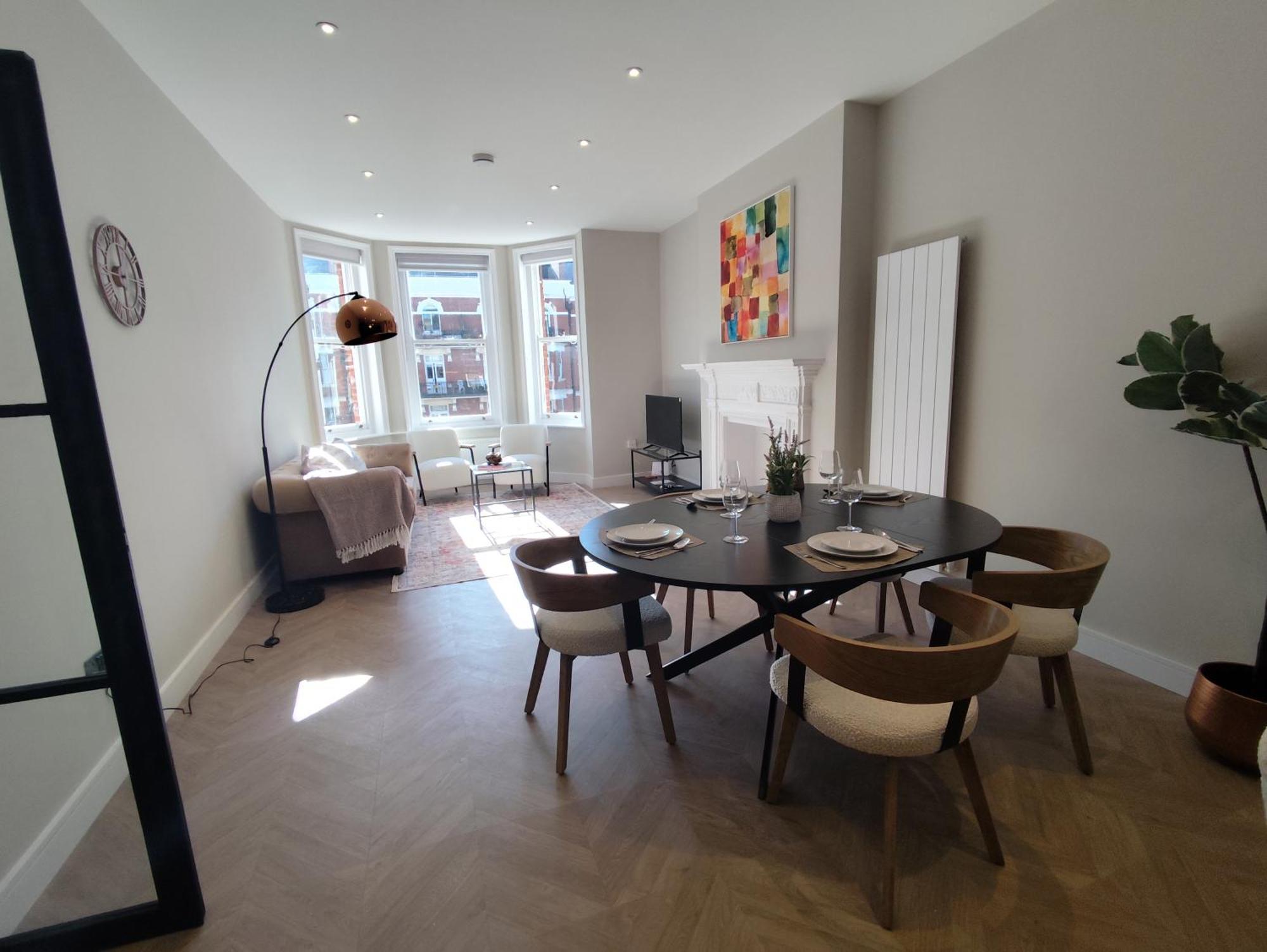 Luxury Living 3br In Maida Vale Apartment