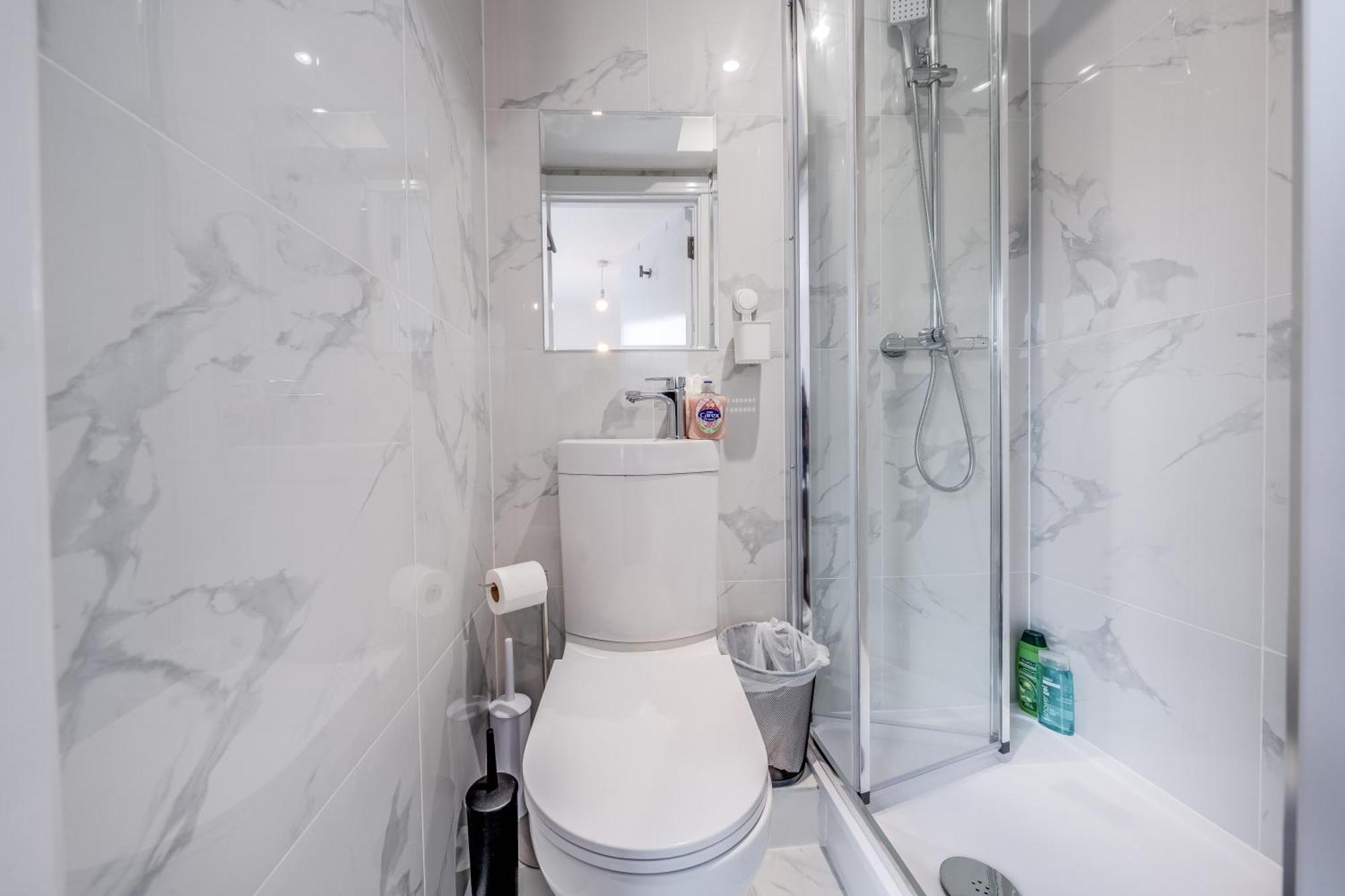Camberwell High Spec 6-studio Unit Block * London
