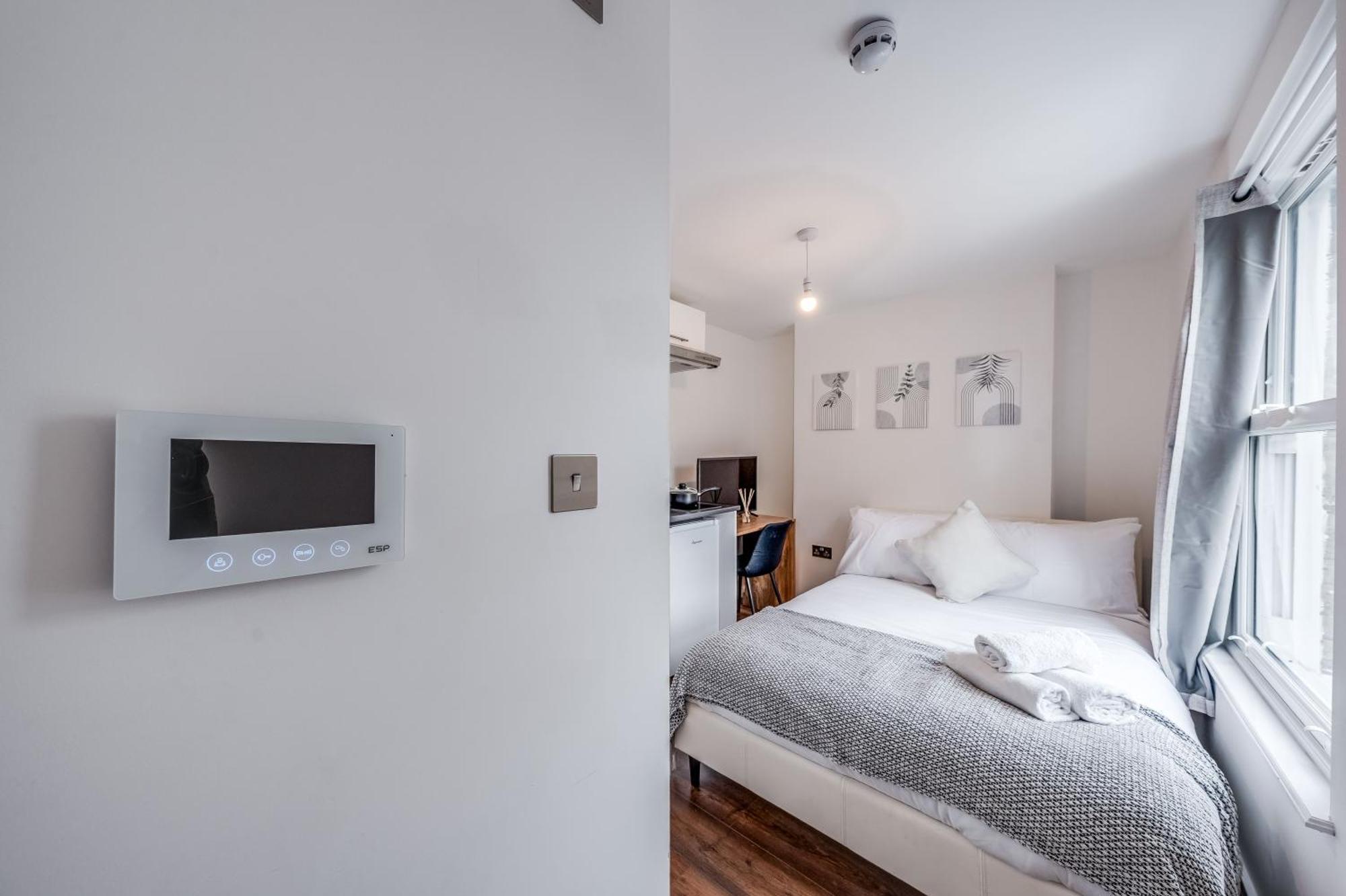 Camberwell High Spec 6-studio Unit Block Appartement *