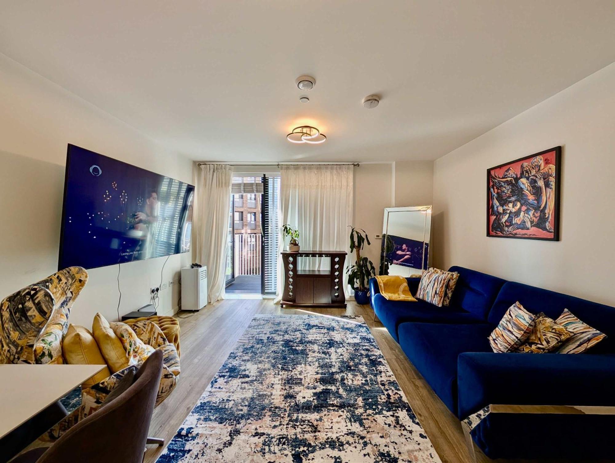 Modern Flat With Beautiful Balcony Apartment London