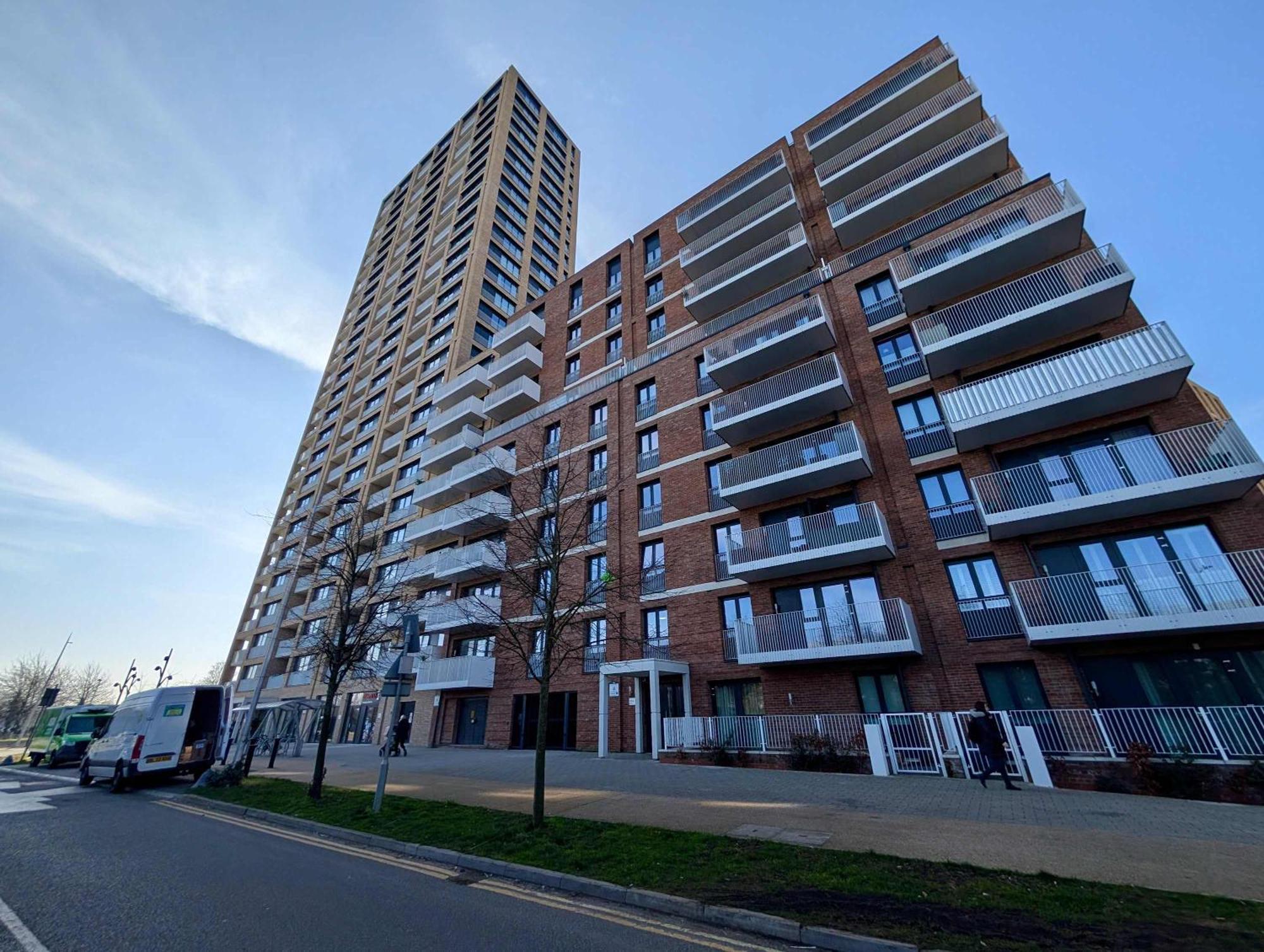 Modern Flat With Beautiful Balcony * London
