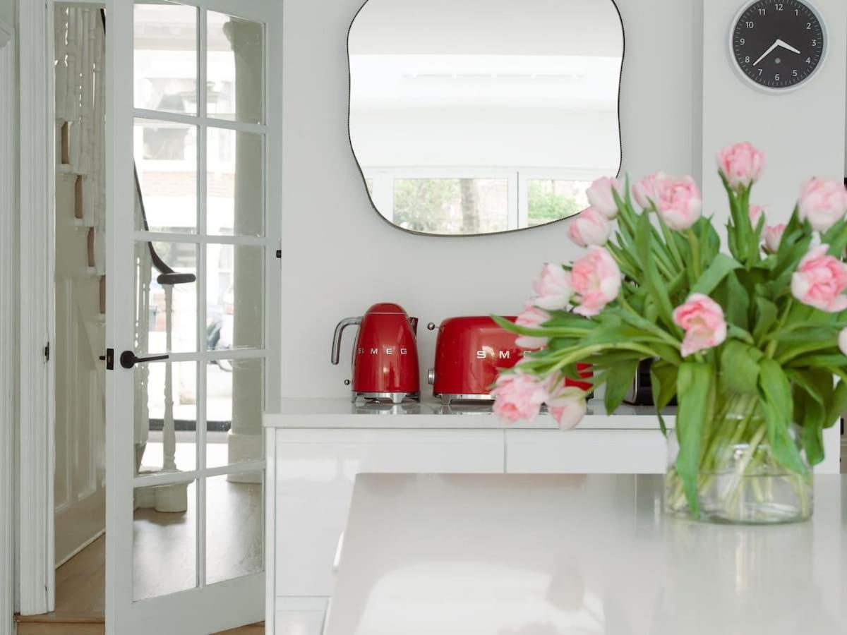 Luxury 5-bedroom Town House In Brook Holiday home London