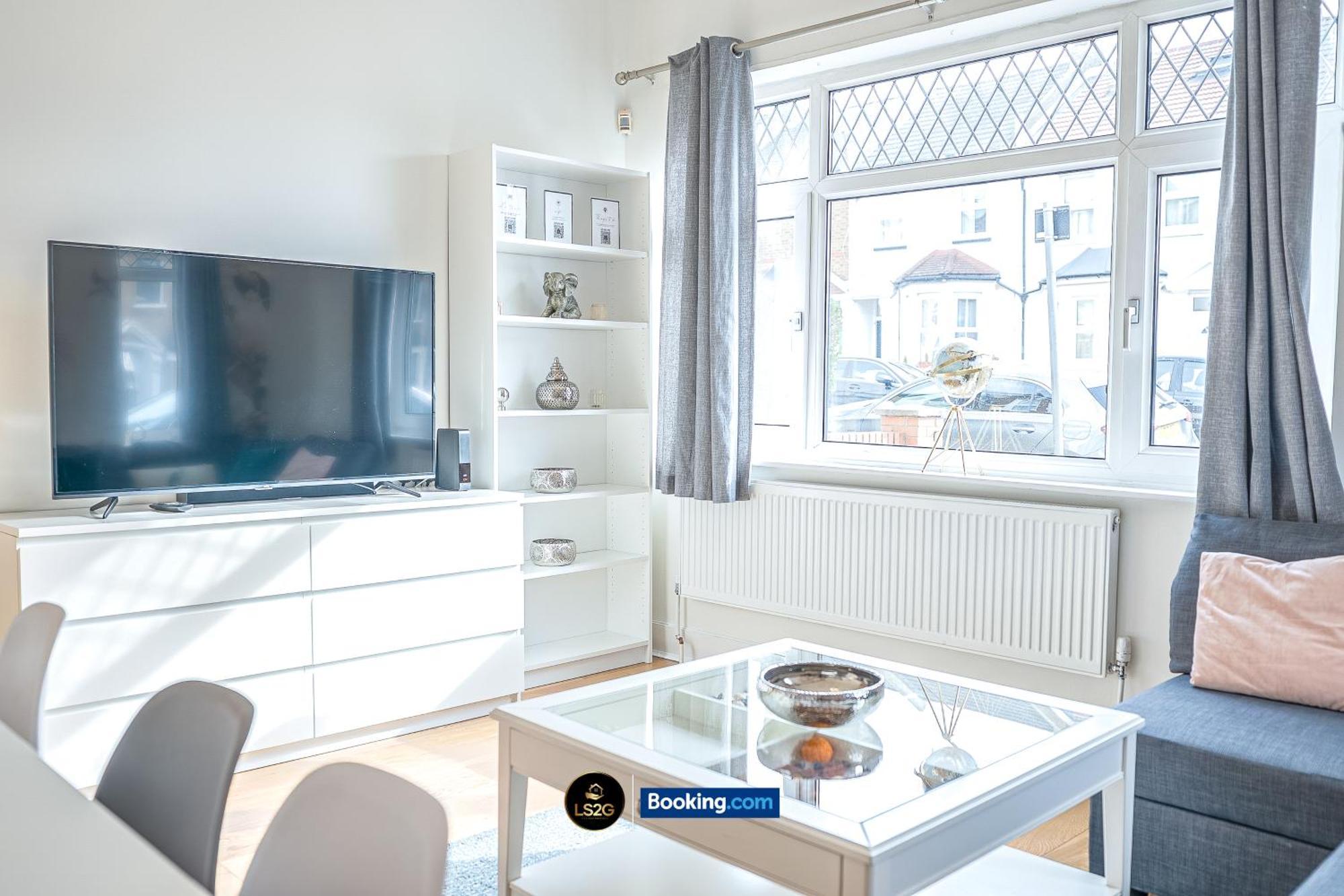 Stunning House By Ls2g Short Lets & Serviced Greater With Free Wifi Londen