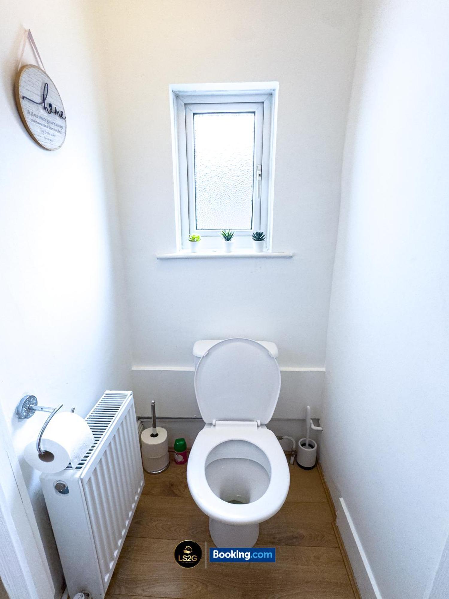 Stunning House By Ls2g Short Lets & Serviced Greater With Free Wifi * Londen