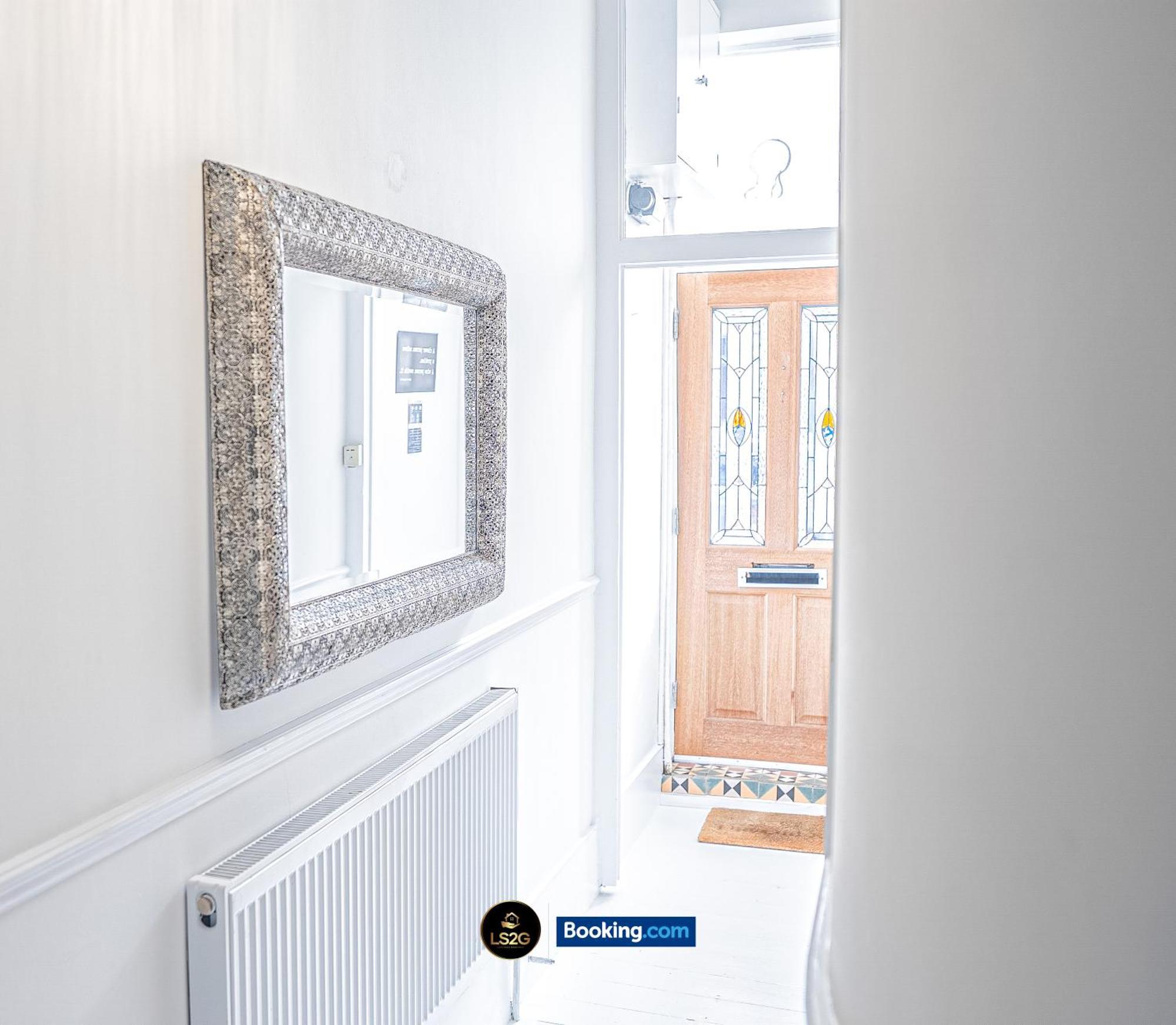 Stunning House By Ls2g Short Lets & Serviced Greater With Free Wifi Vakantiehuis