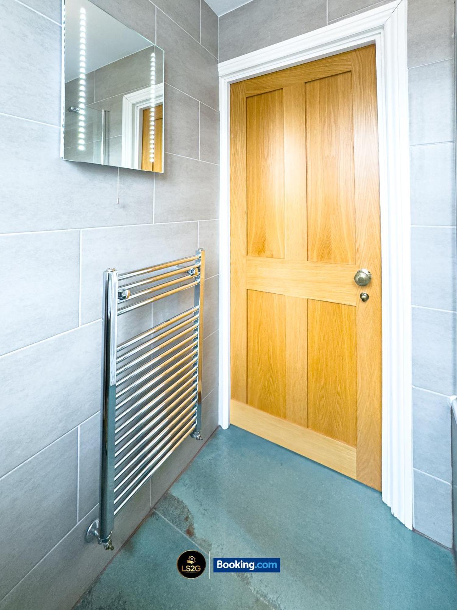 Stunning House By Ls2g Short Lets & Serviced Greater With Free Wifi Vakantiehuis Londen