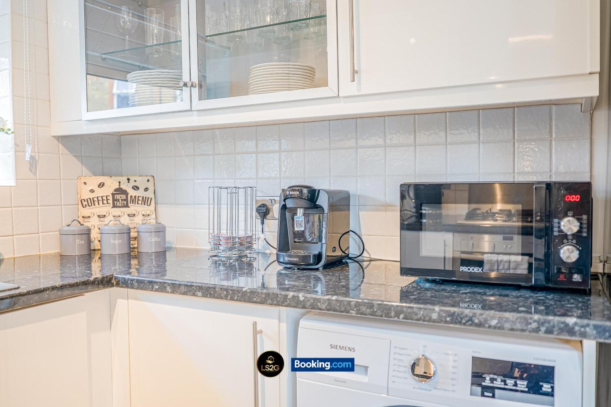 Stunning House By Ls2g Short Lets & Serviced Greater With Free Wifi Londen