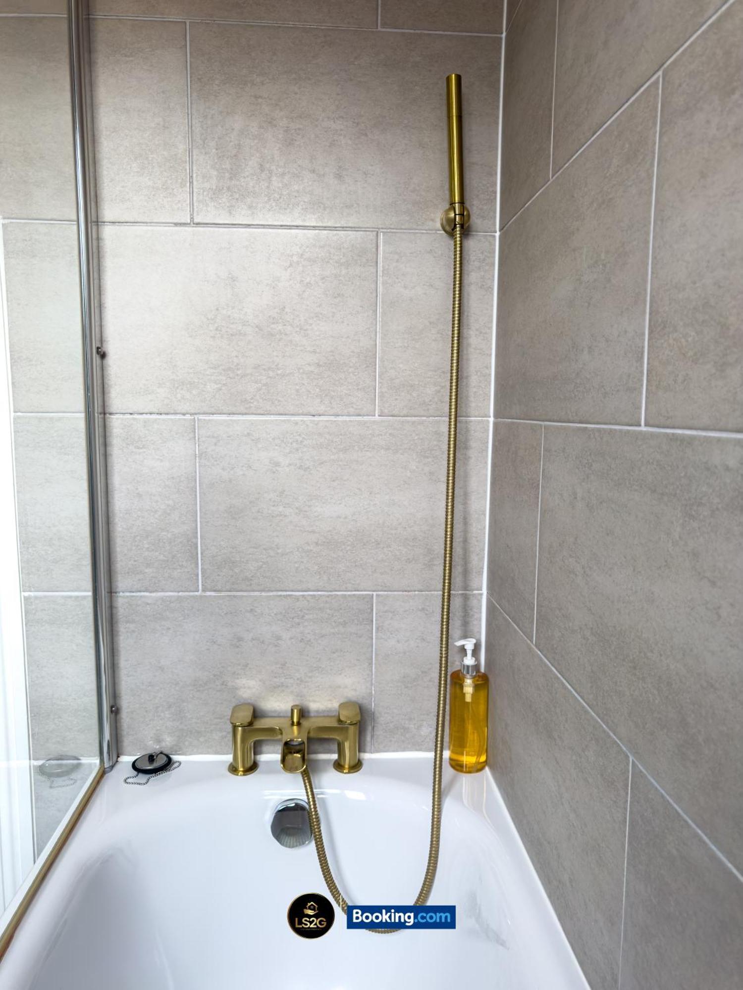 Stunning House By Ls2g Short Lets & Serviced Greater With Free Wifi Londen