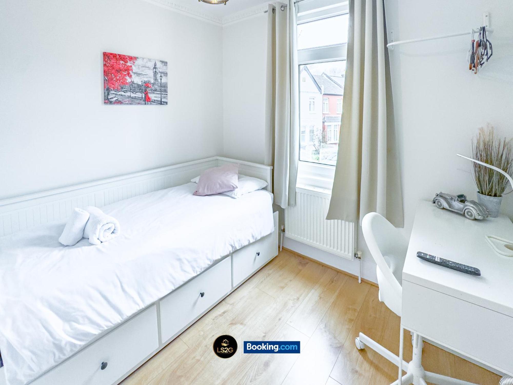 Vakantiehuis Stunning House By Ls2g Short Lets & Serviced Greater With Free Wifi Londen