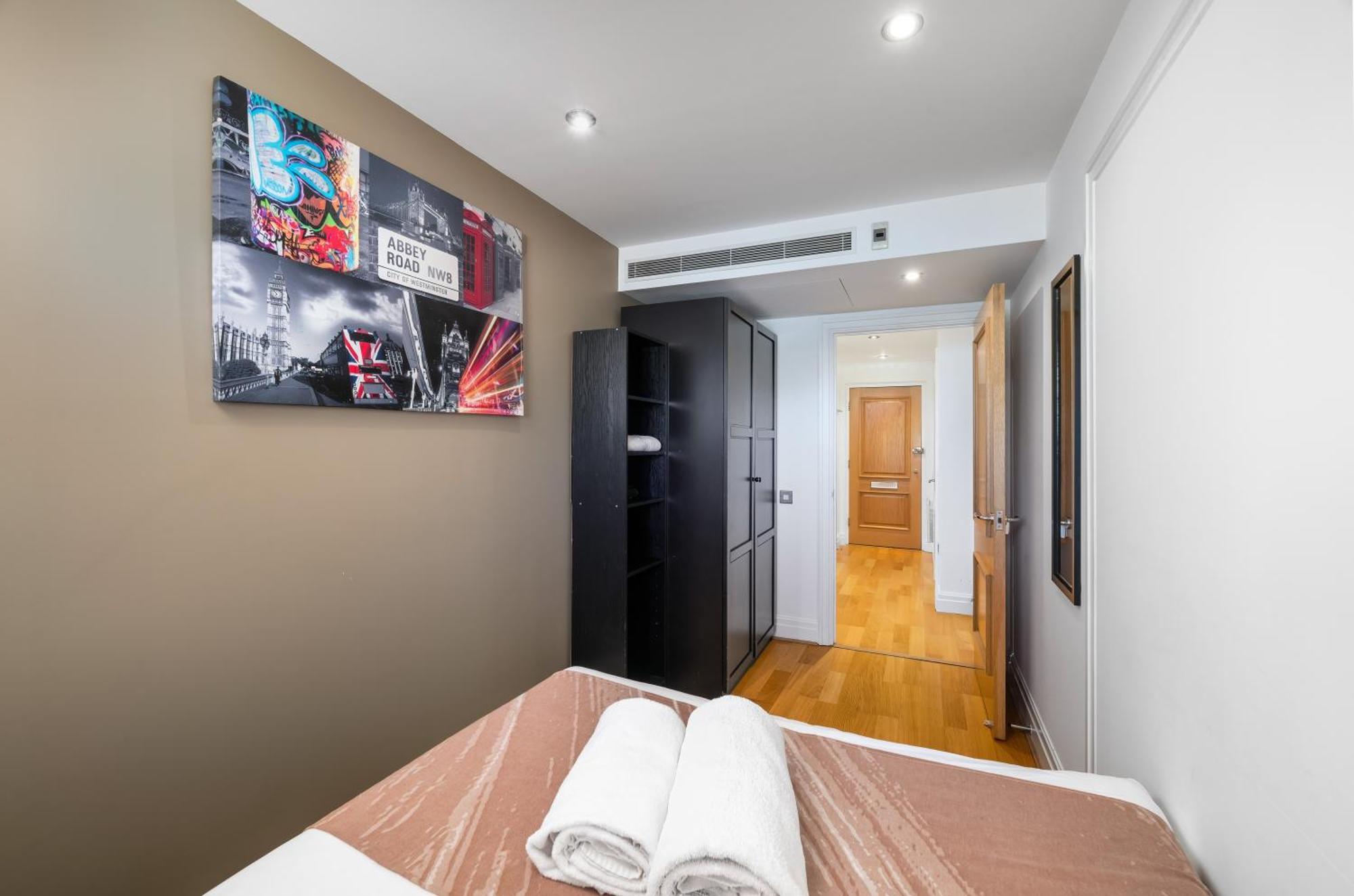 Modern Paddington Station 2 Bedroom Apartment