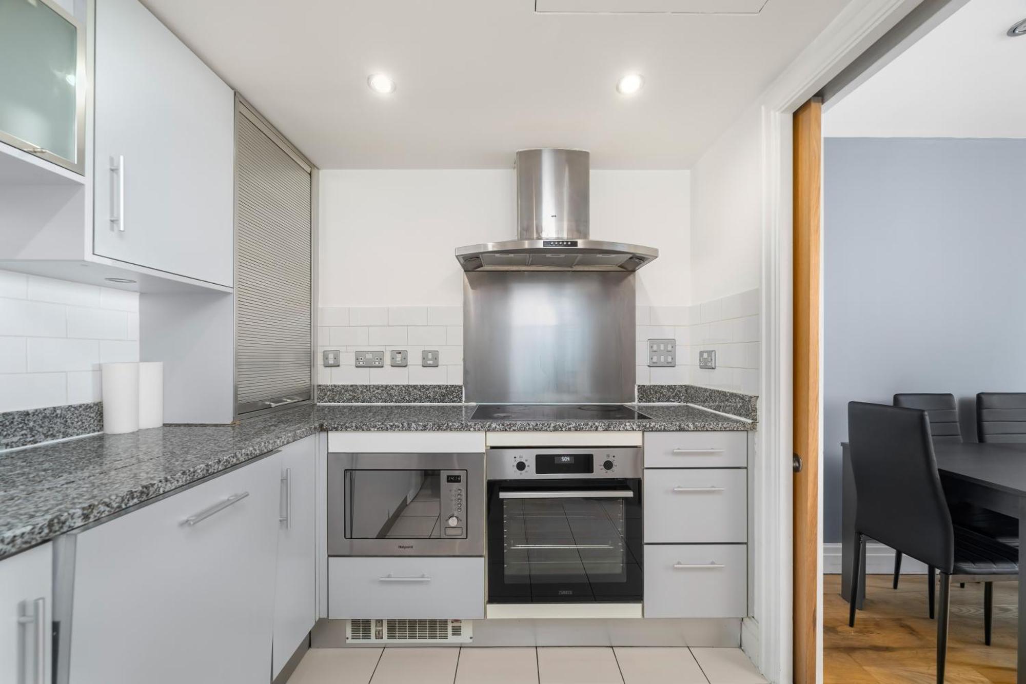 Modern Paddington Station 2 Bedroom London
