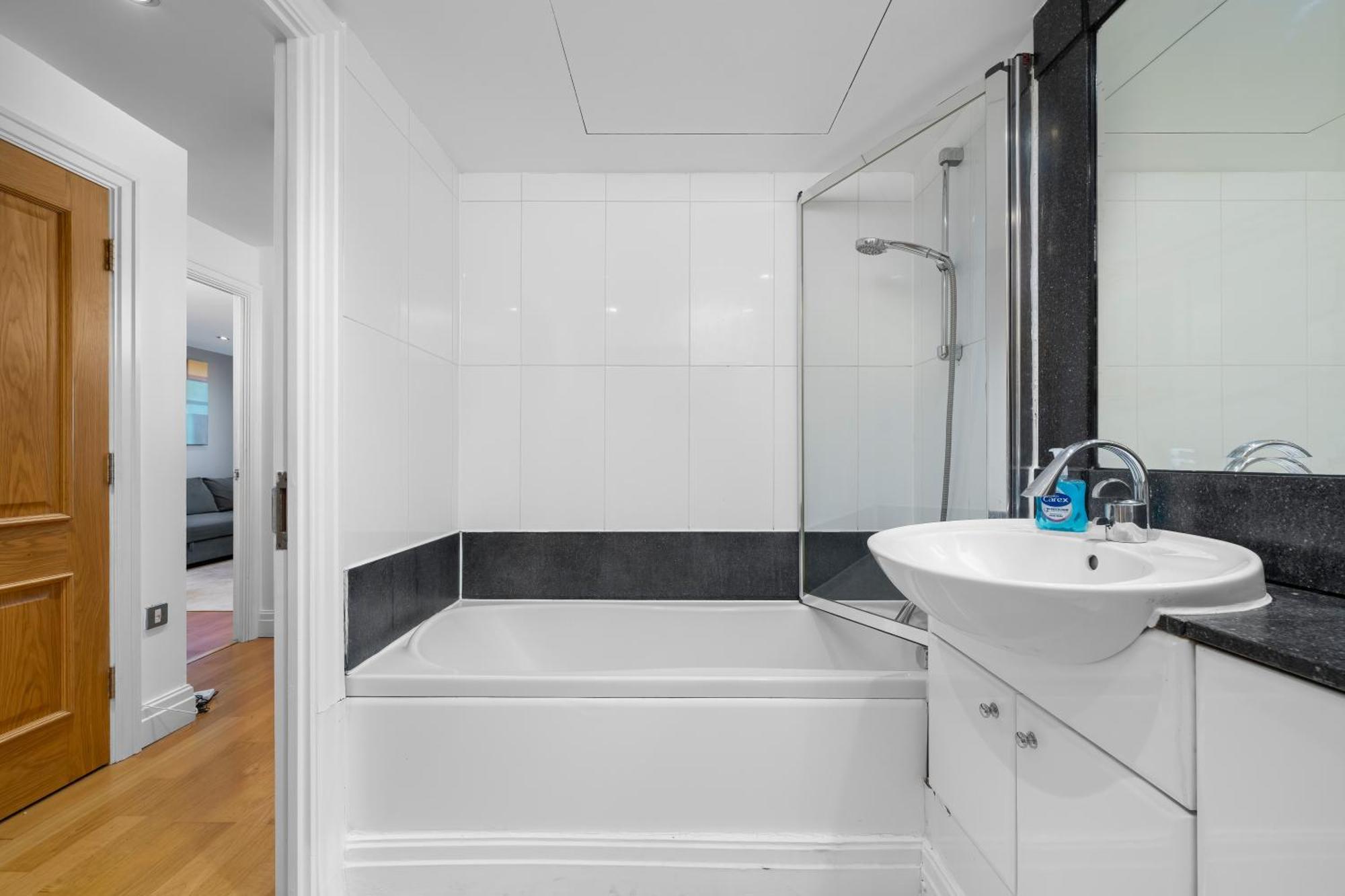 Apartment Modern Paddington Station 2 Bedroom *