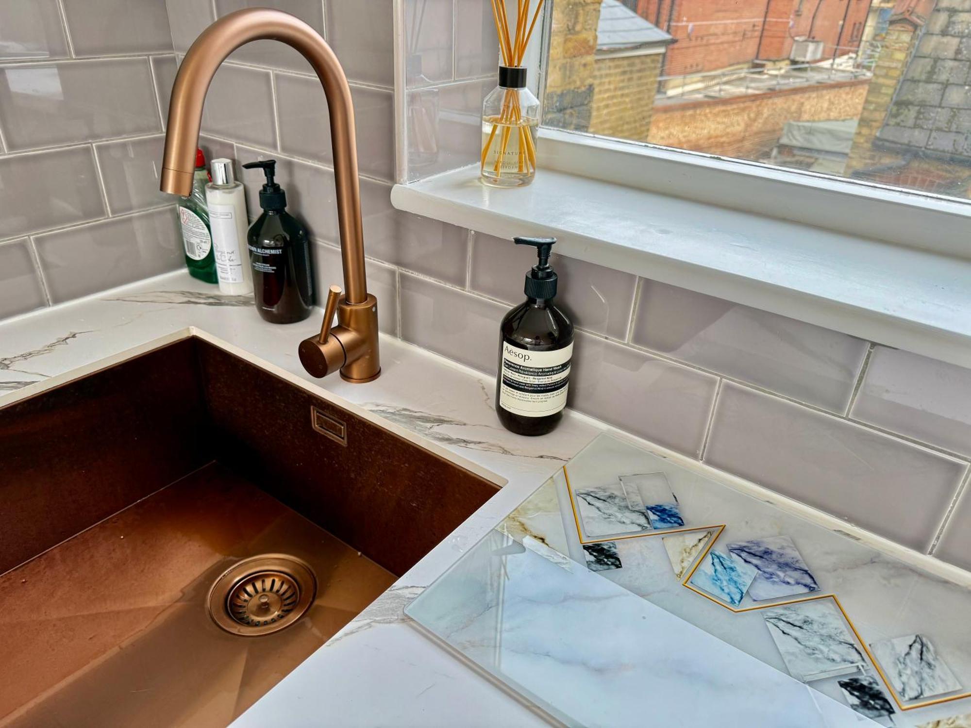Central, Modern, Westfield, Close To Tube Station * Londen