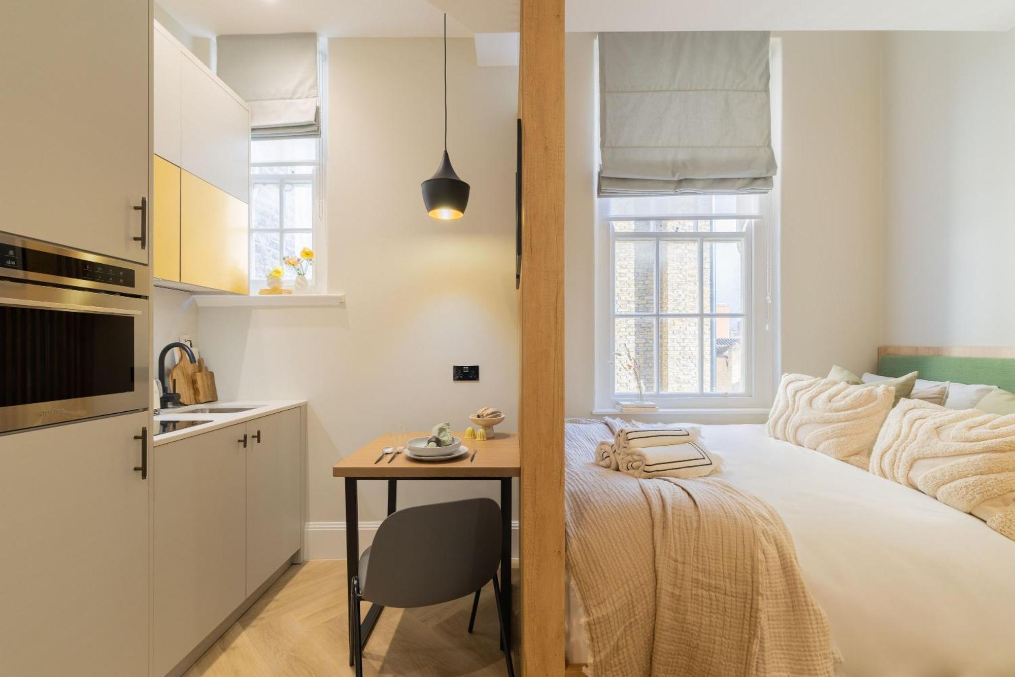 Smart In Sloane Square Apartment London