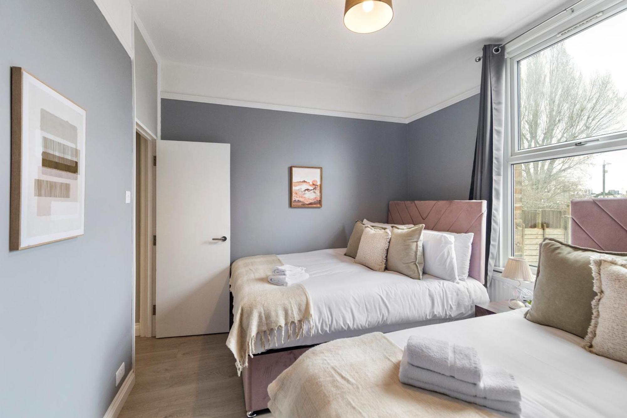 Apartamento Wembley Haven - 2 Bdr - Sleeps 9 Londres