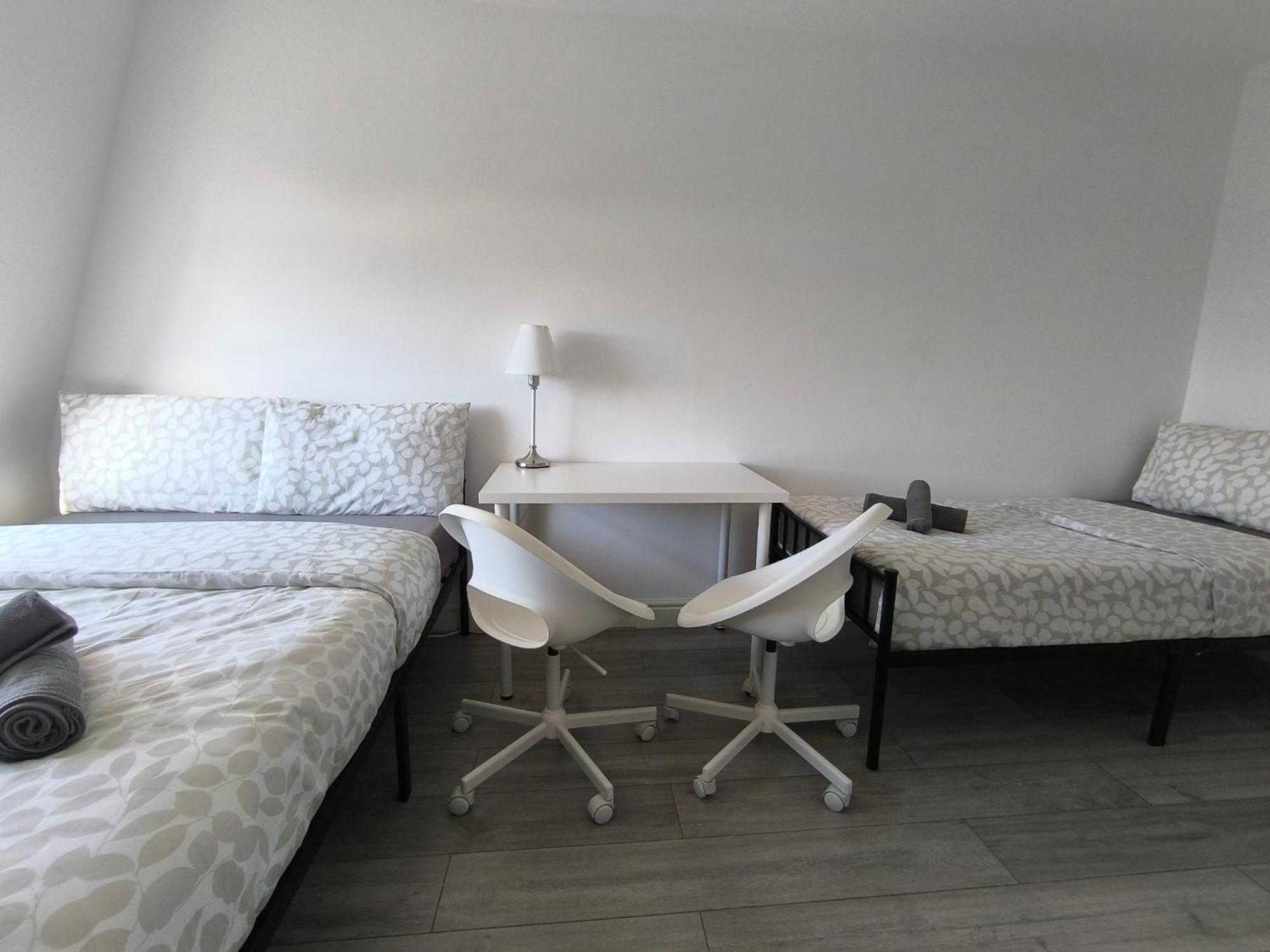 Full Equiped Rooms, Tooting Broadway Station Londen