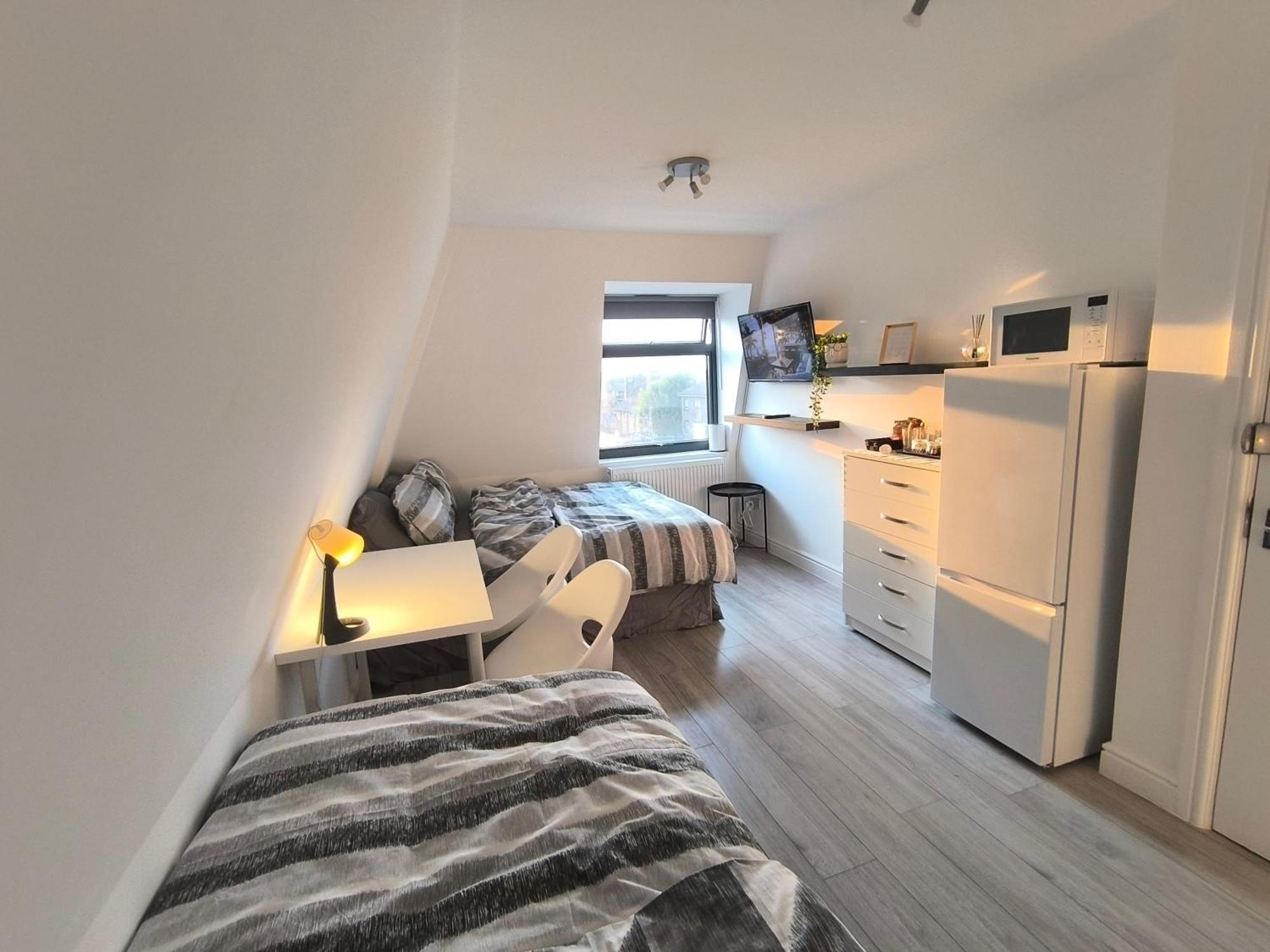 Full Equiped Rooms, Tooting Broadway Station Accommodatie bij particulieren Londen