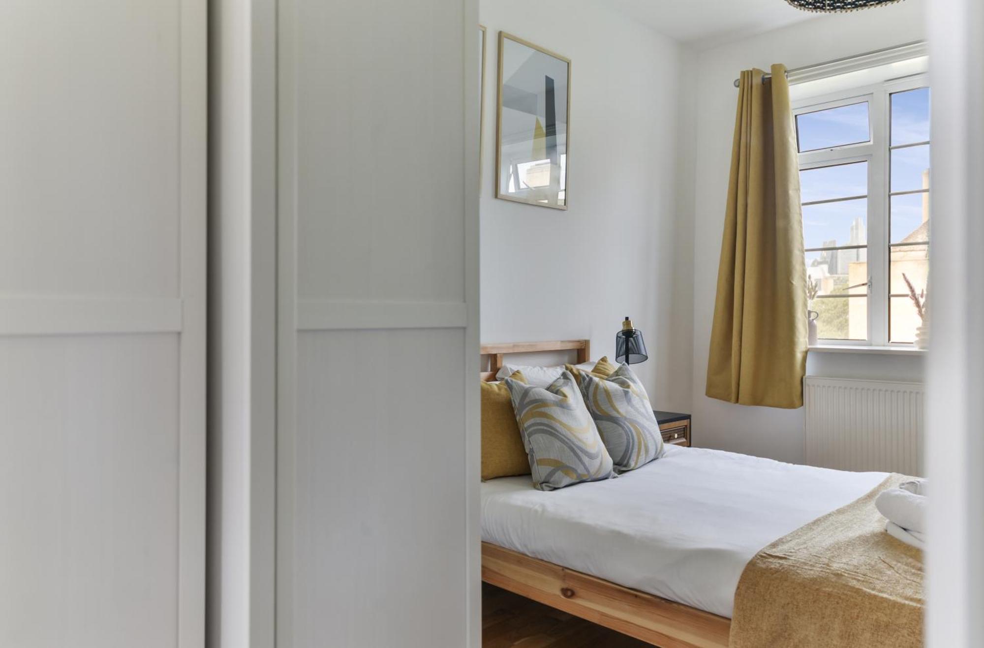 Stylish Modern 2 Bed In * London