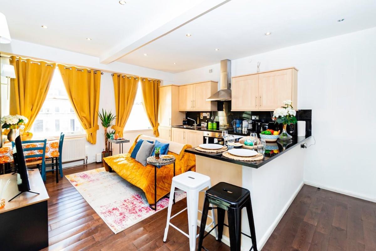Stylish 2br Near Hyde Park & Museums, Kensington Apartment