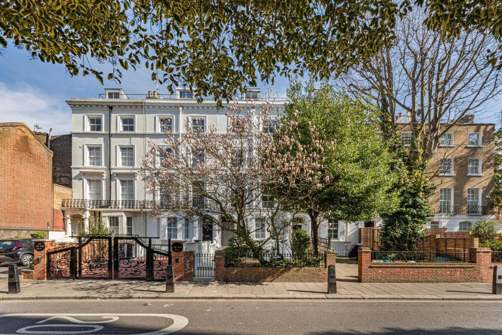 Grove Heights Notting Hill Apartment