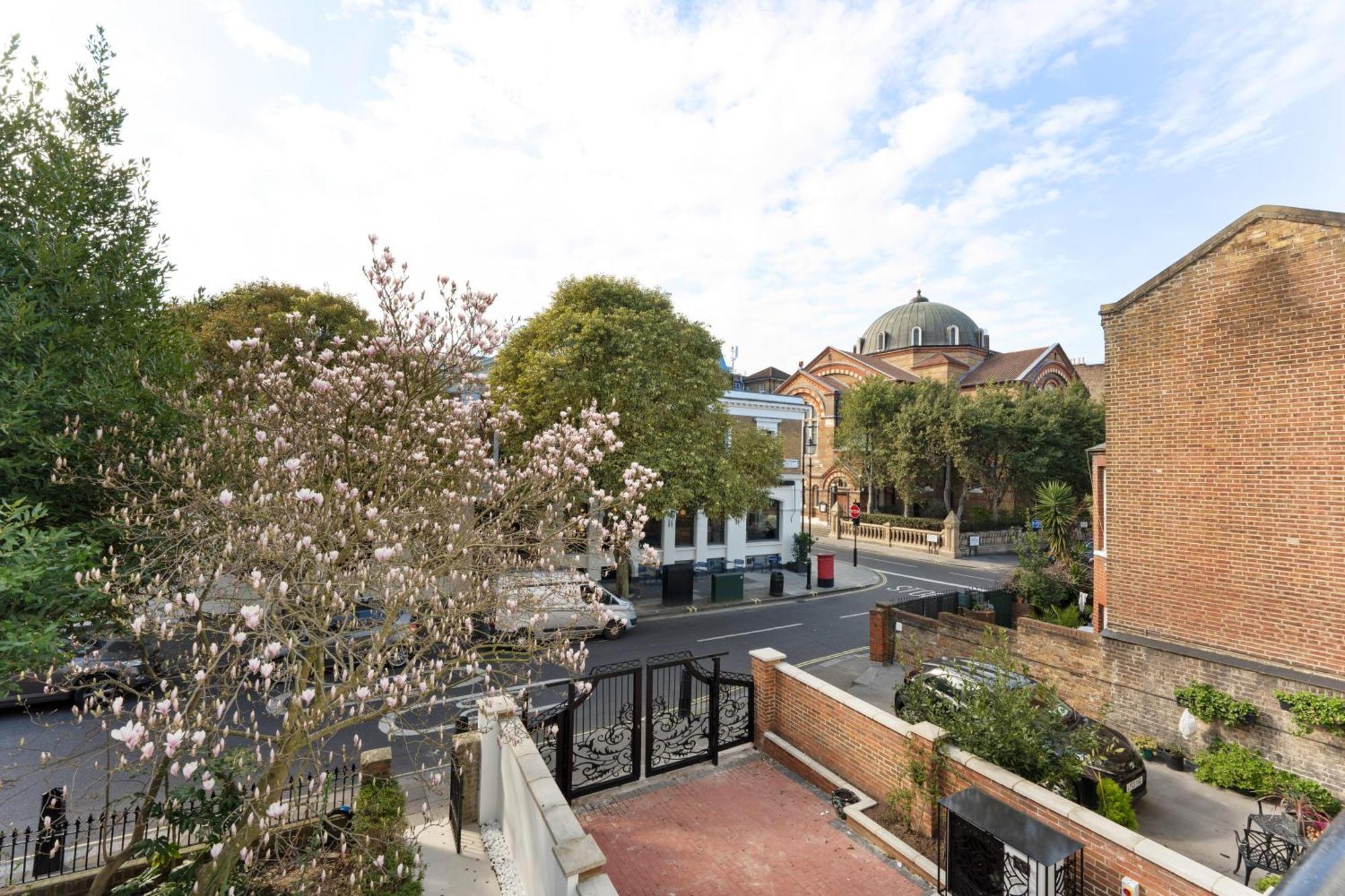 Grove Heights Notting Hill Apartment