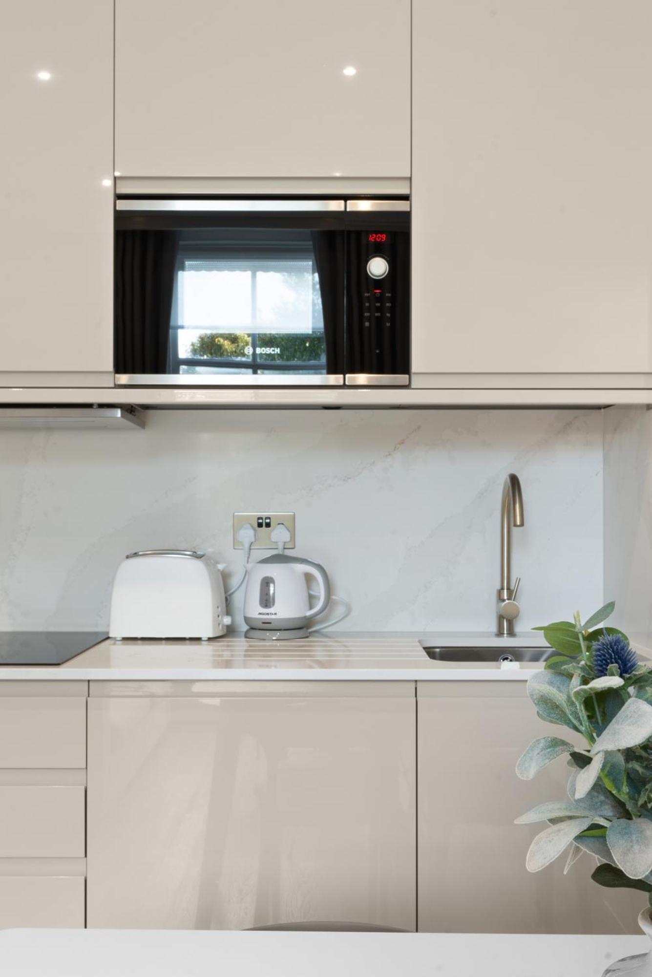 Grove Heights Notting Hill Apartment *